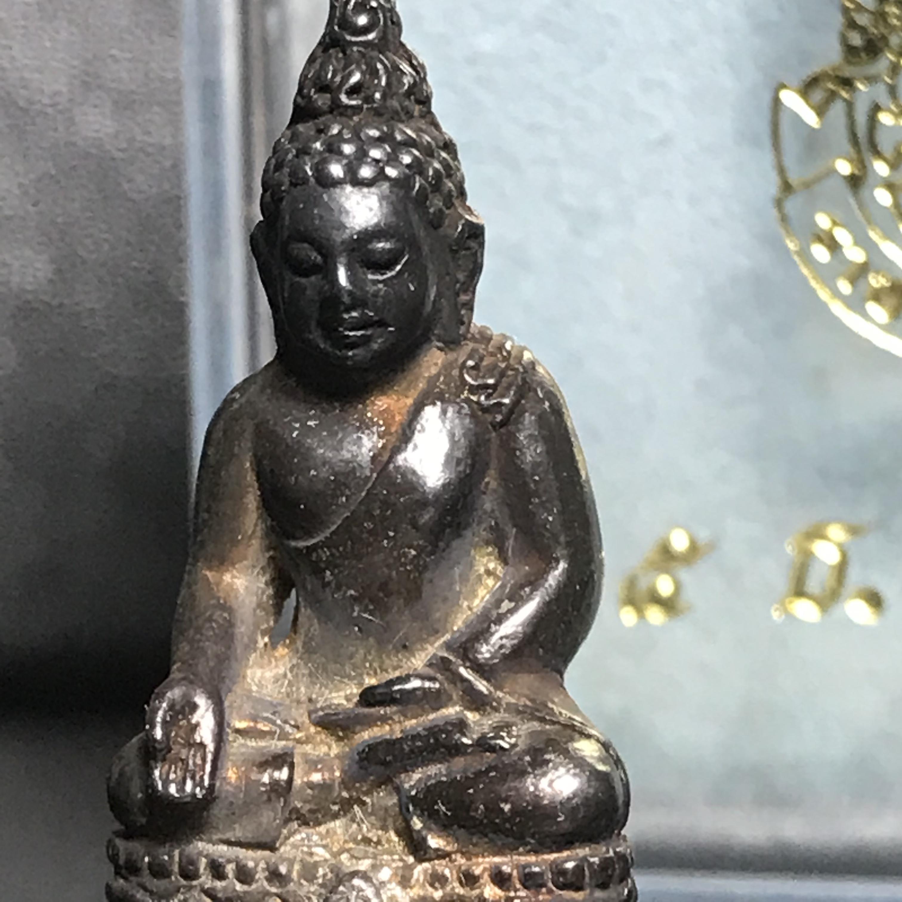 พระกริ่งไพรีพินาศ รุ่น ภปร. ราชวิทยาลัย ปี2535 เนื้อเงินผิวเดิมสวยแบบนิยม(1ใน2535องค์)