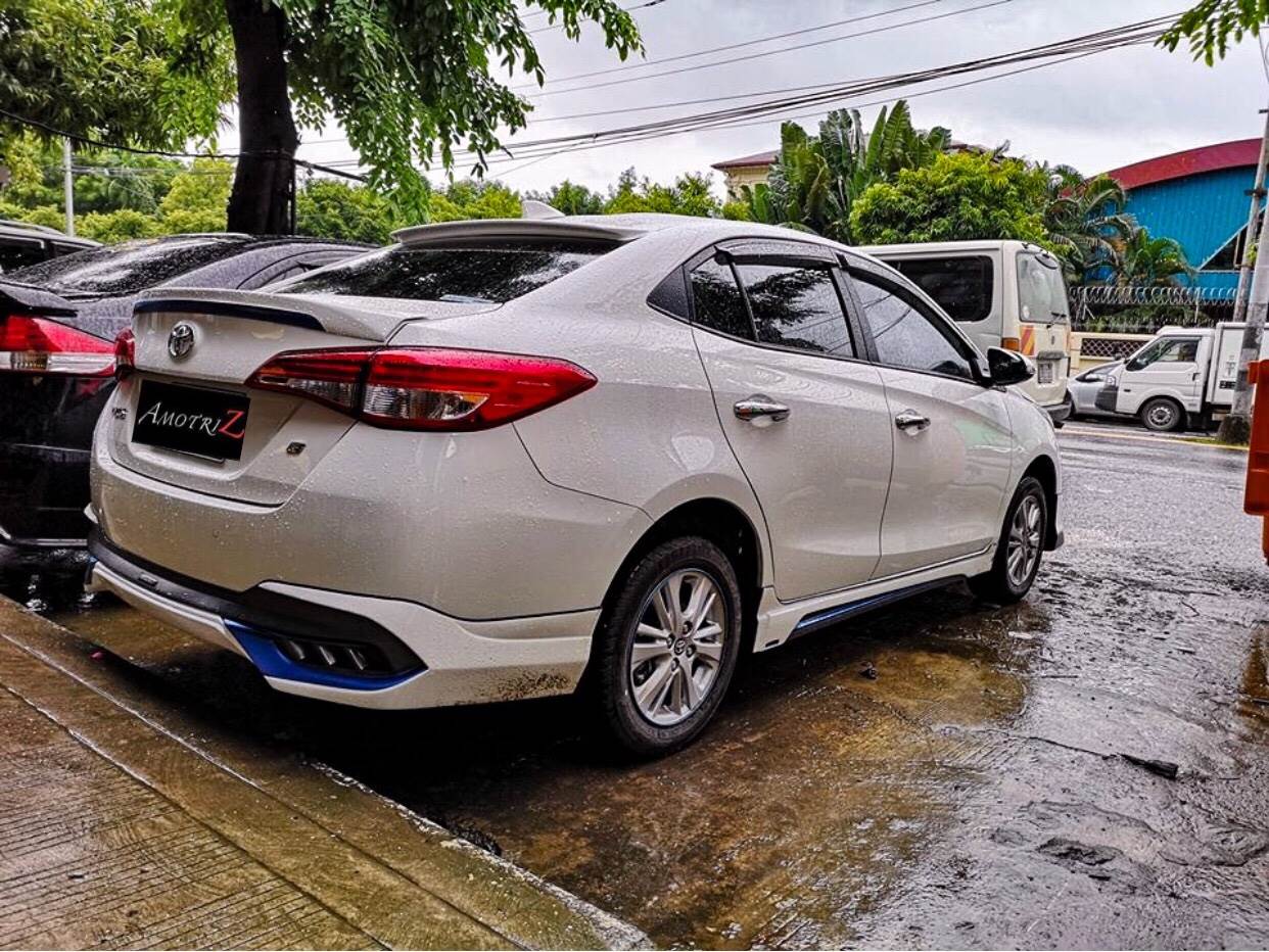 Toyota Yaris ATIV hatchback and sedan bodykits by Amotriz