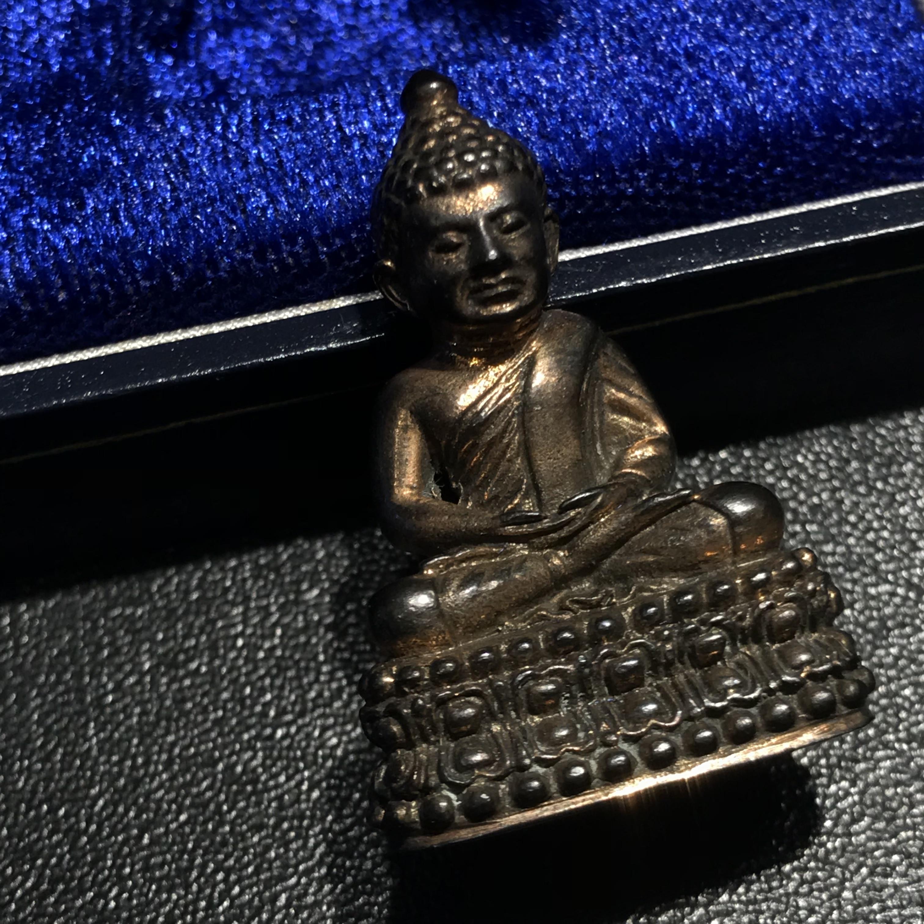 พระนิรันตราย ปี2538 วัดบวรนิเวศ เนื้อนวโลหะเต็มสูตร (อุดผงจิตรดาและเส้นเกษา)(นิยมหายาก)