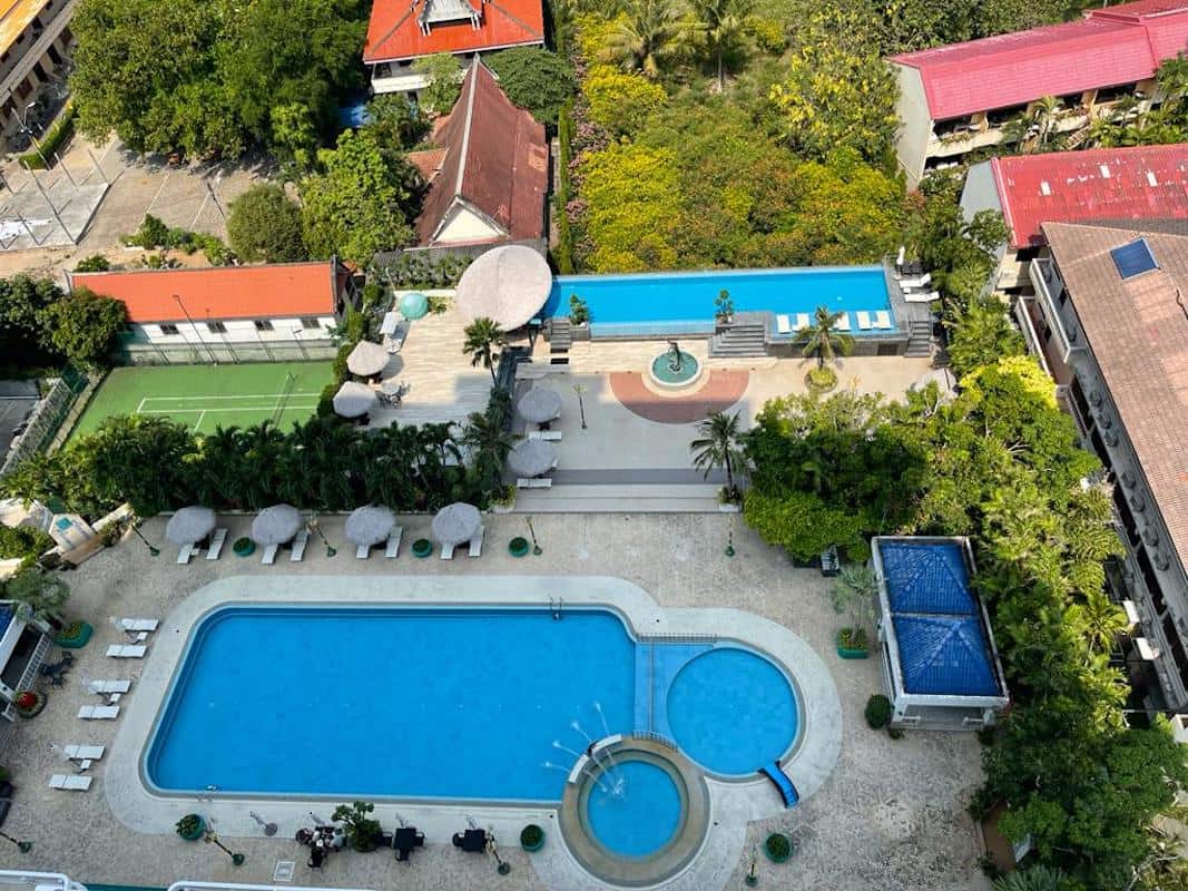 For Sales : Patong, Seaview Luxurious condo, 2 Bedrooms 2 Bathrooms 14th flr.
