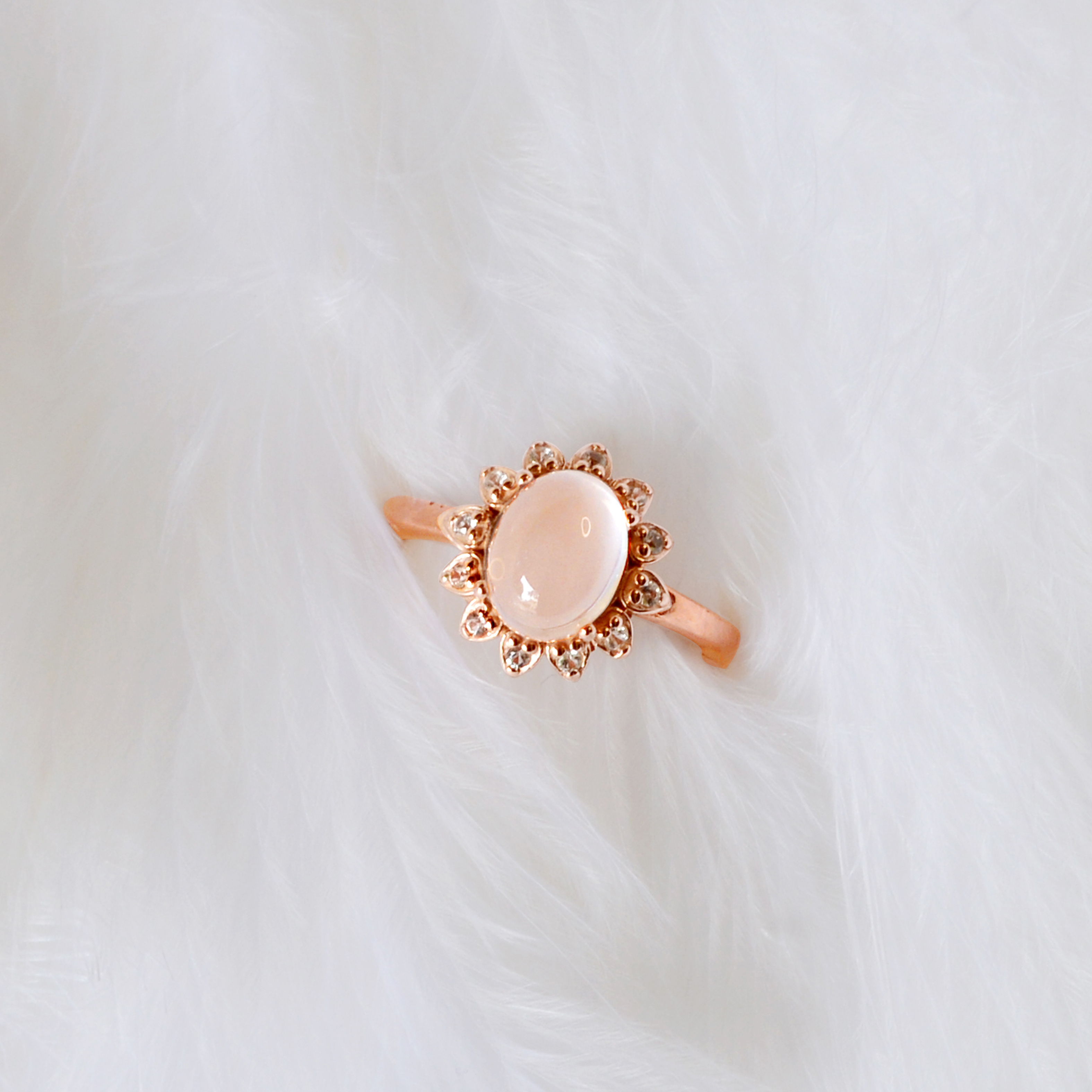 แหวนโรสควอตซ์ Rose Quartz หินแห่งความรัก และความอ่อนโยน