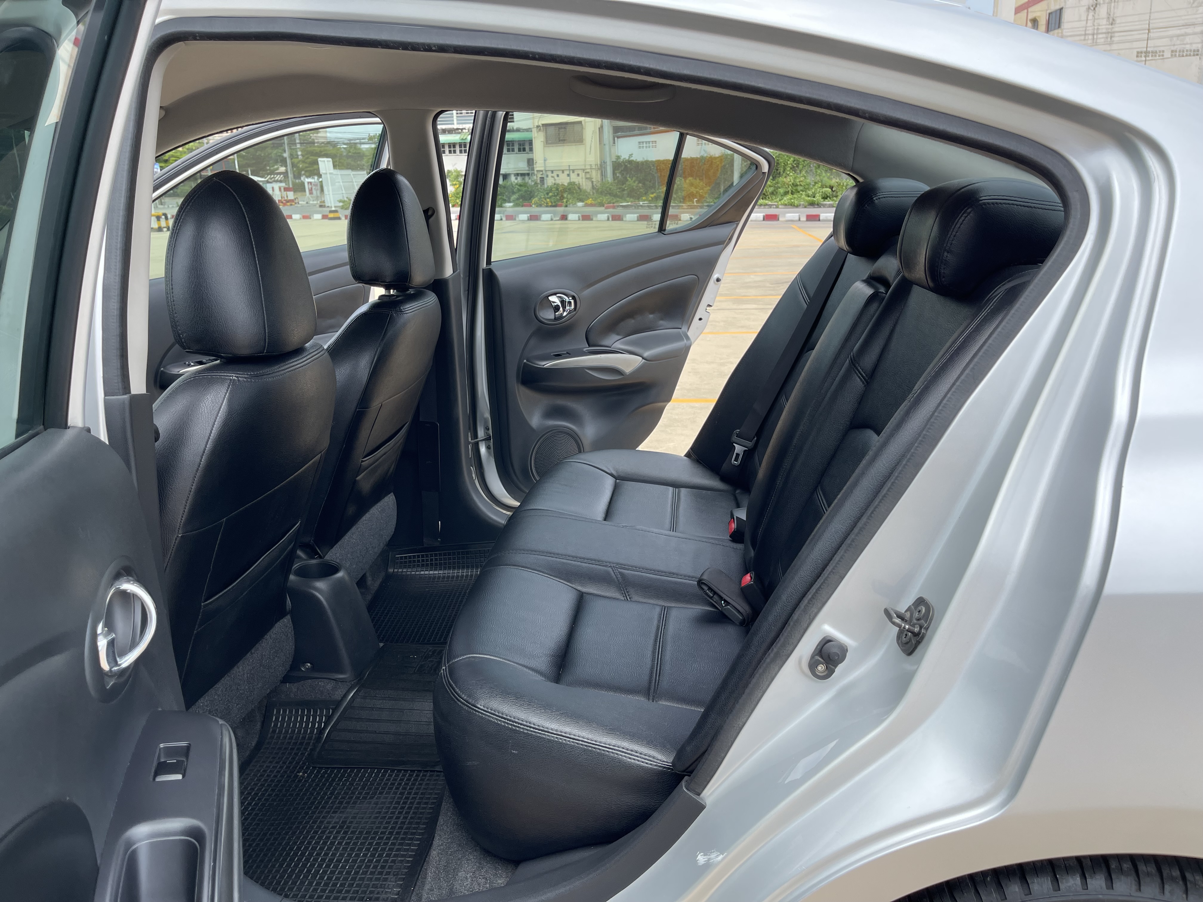 Nissan Almera 1.2 VL At 2014 เงิน