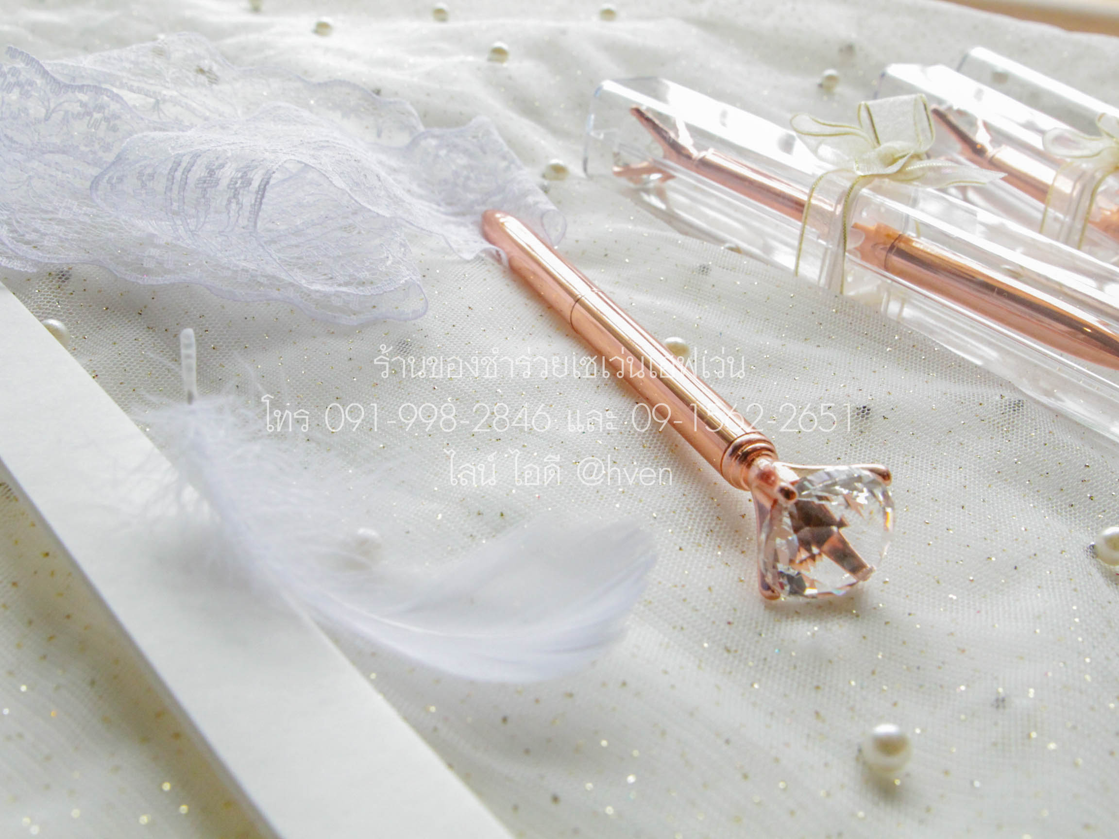 ของชำร่วยงานศพ ปากกาหัวเพชร สีRoseGold ในกล่องอะครีลิคใส
