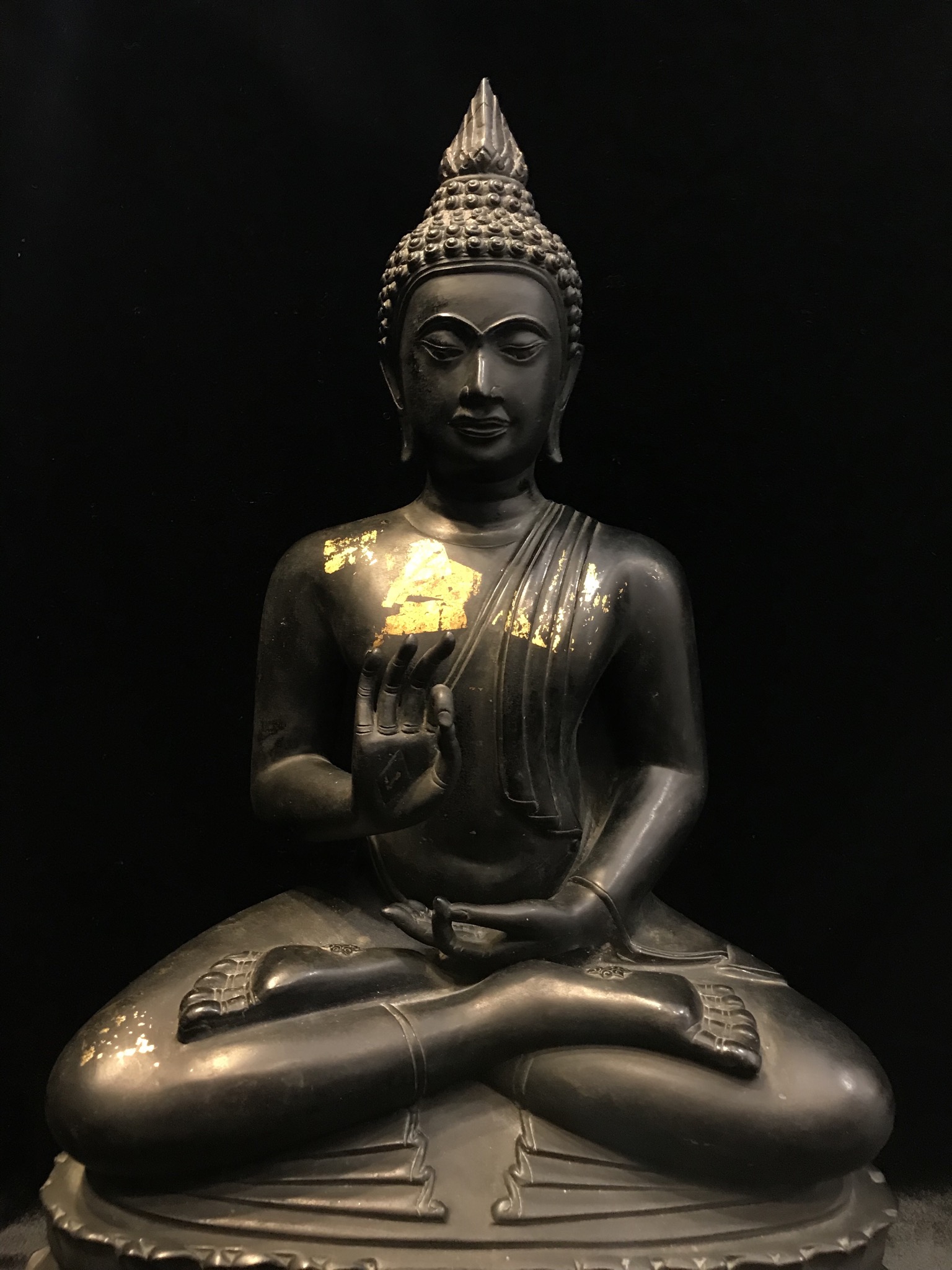 พระพุทธรัตนโกสินทร์ 200 ปี พ.ศ.2525 หน้าตัก 9 นิ้ว วัดทองศาลางาม พระพุทธปางปฐมเทศนา ผ้าทิพย์ประดิษฐานพระนามาภิไธยย่อ มวก (มหาวชิราลงกรณ์ รัชกาลที่ 10)