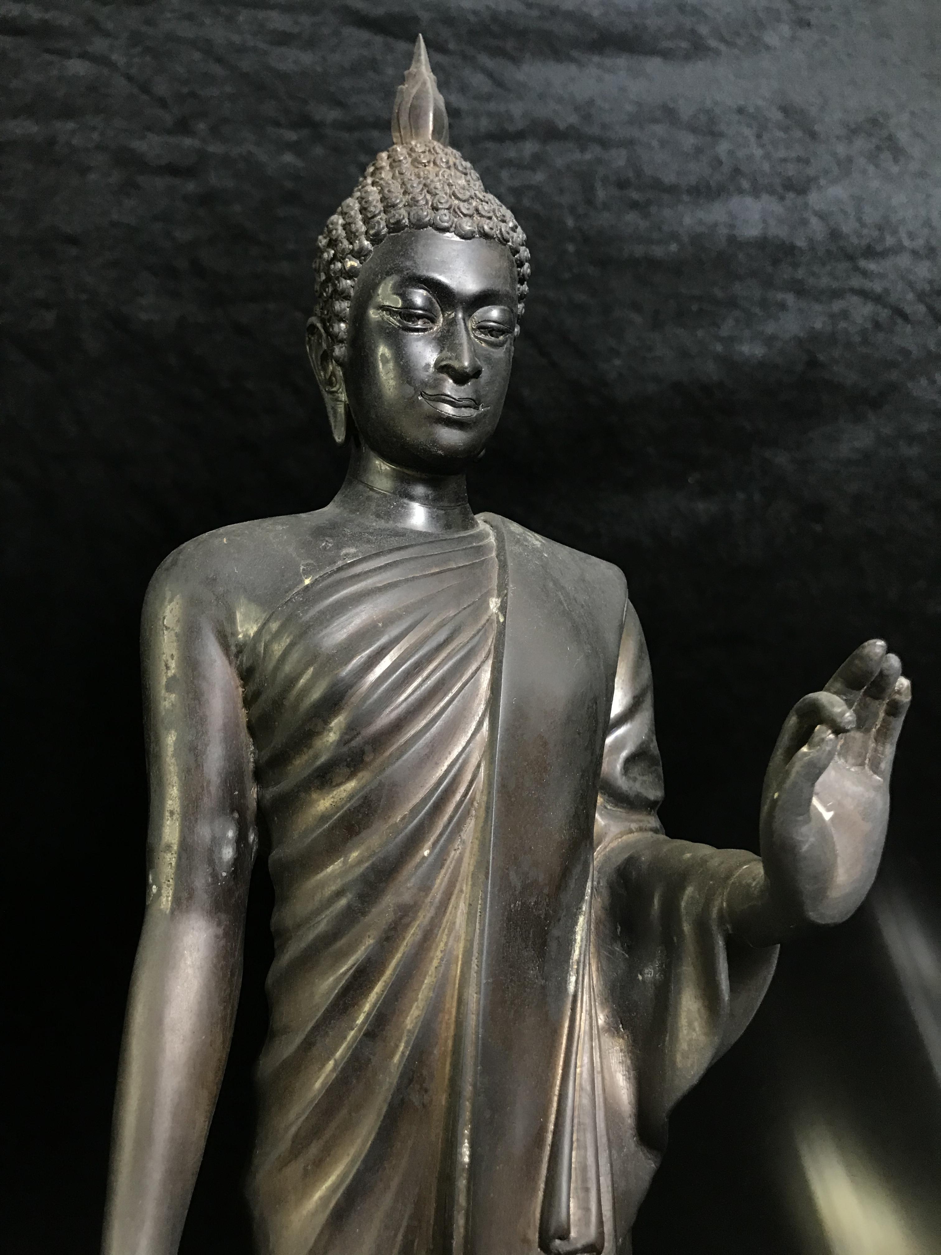 พระบูชา 25พุทธศตวรรษ พระศรีศากยะทศพลญาณ ประธานพุทธมณฑลสุทรรศน์ ปี 2530 ตราสัญลักษณ์ ในมหาวาระพระชนมพรรษา ครบ 5 รอบ 60 พรรษา เมื่อ 5 ธันวาคม พ.ศ. 2530 หมายเลข (๑๕)๓๖๕ ขนาดความสูง 15 นิ้ว รวมฐานสูง 18 นิ้ว(นิยมหายาก)