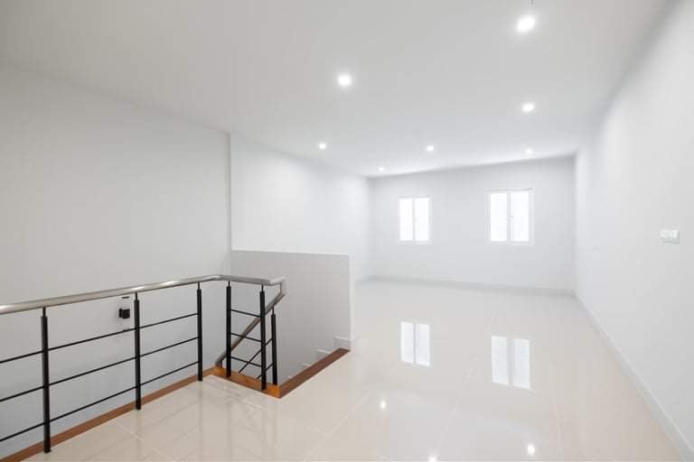 For Sales : Kohkaew, 3-Storey Commercial Builing, 4 Bedrooms 3 Bathrooms, 18 Sqw.