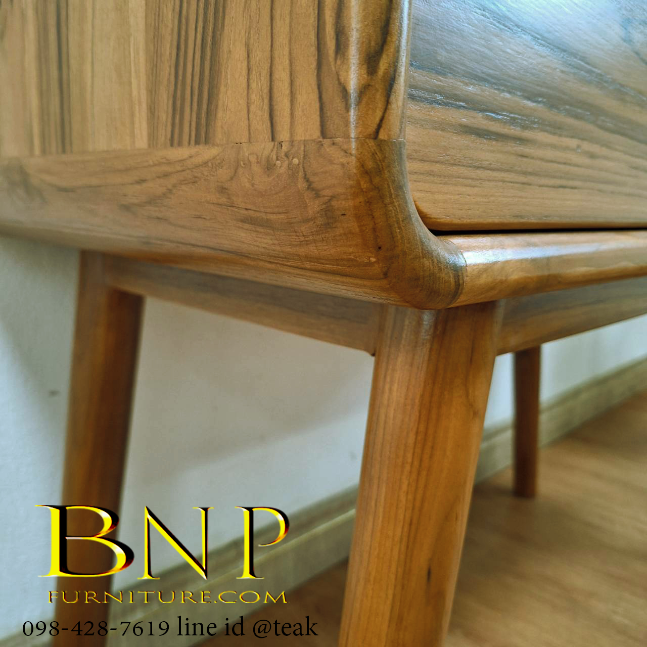 โต๊ะเครื่องแป้งโมเดิร์นไม้สัก รุ่น ไบรโอนี่