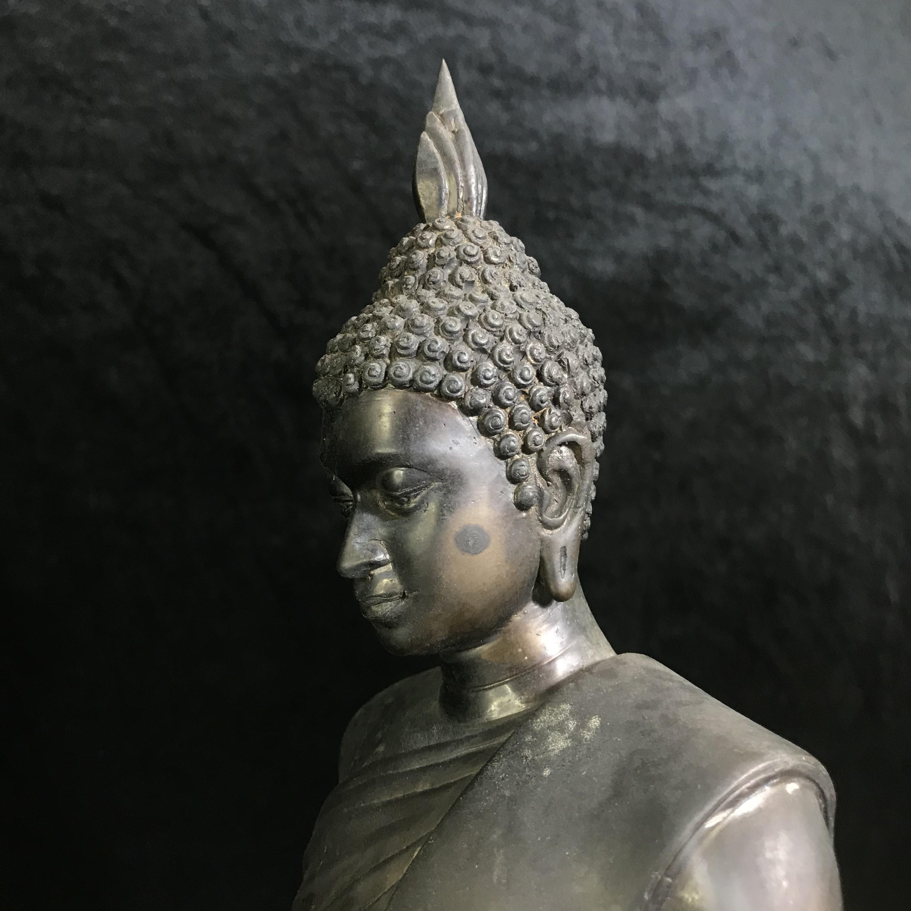 พระบูชา 25พุทธศตวรรษ พระศรีศากยะทศพลญาณ ประธานพุทธมณฑลสุทรรศน์ ปี 2530 ตราสัญลักษณ์ ในมหาวาระพระชนมพรรษา ครบ 5 รอบ 60 พรรษา เมื่อ 5 ธันวาคม พ.ศ. 2530 หมายเลข (๑๕)๓๖๕ ขนาดความสูง 15 นิ้ว รวมฐานสูง 18 นิ้ว(นิยมหายาก)