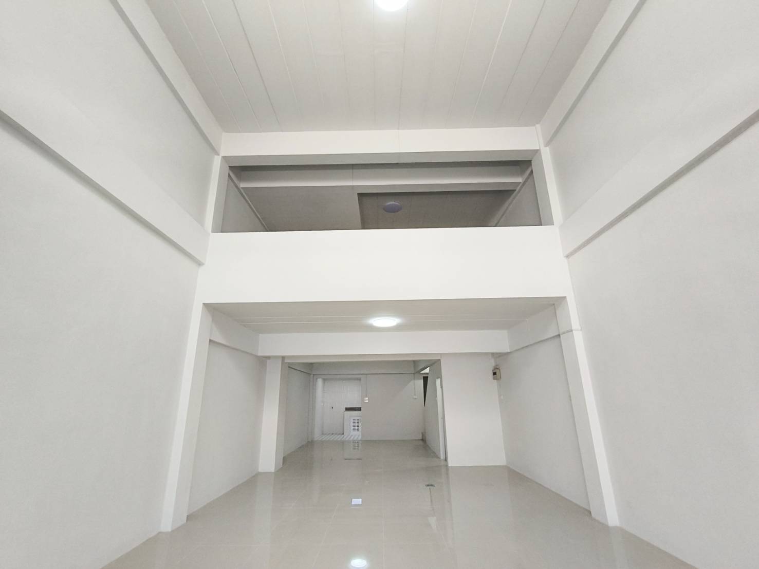 For Sales : Ratsada, 2-Storey Commercial Building, 2 bedroom 2 bathroom