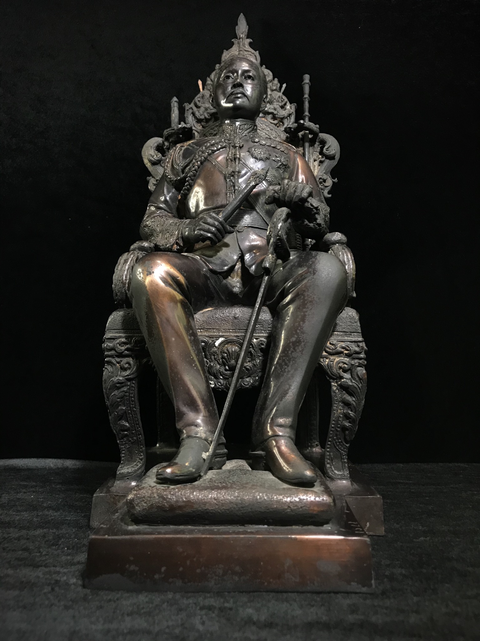 พระบรมรูปจำลองรัชกาลที่5 ครบ99ปี โรงเรียนนายร้อย จปร. จ.นครนายก ปี2529(ในหลวงร.9เสด็จในพิธี)