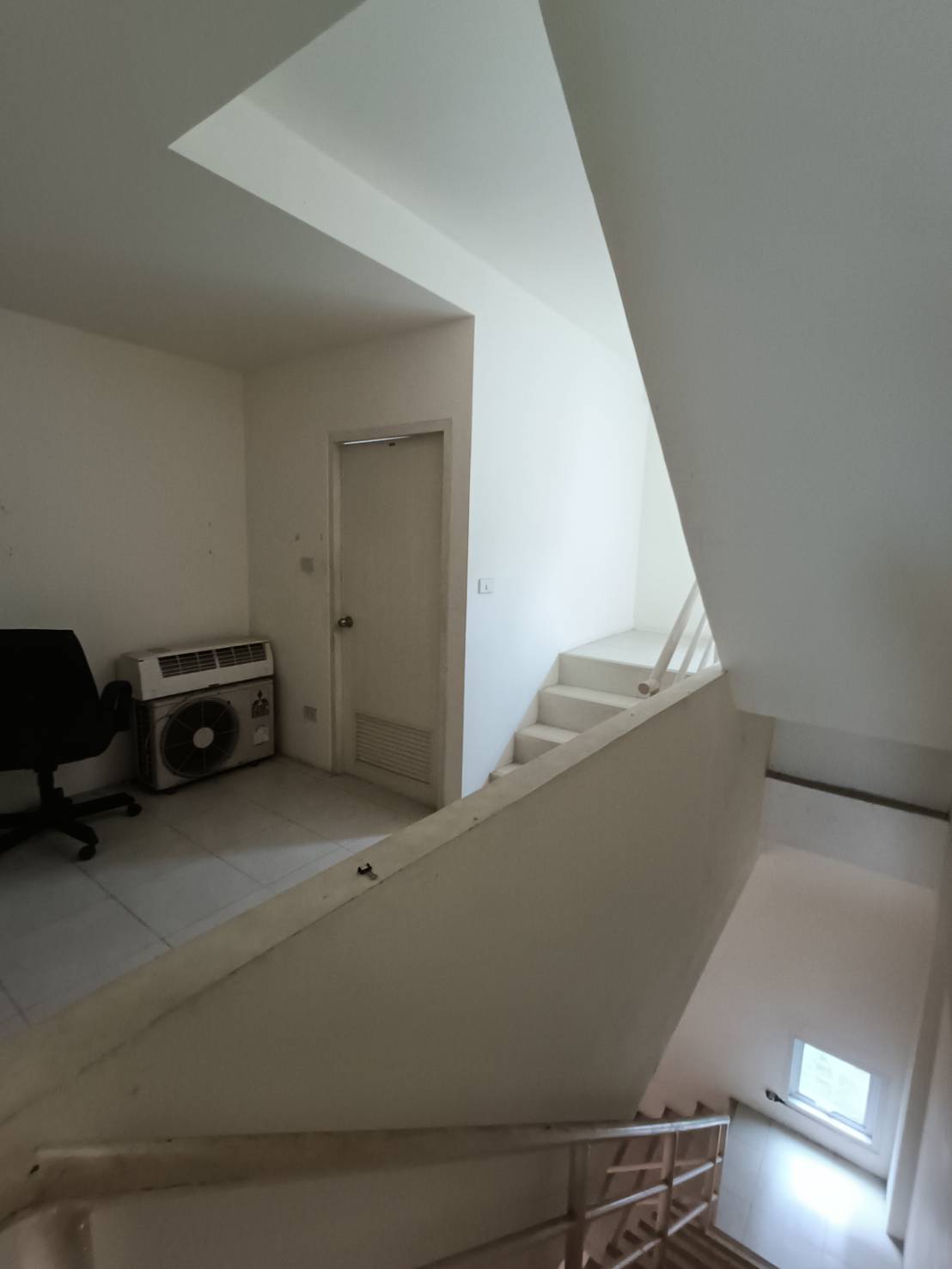 For Sales : Thalang, 4-Storey Commercial Building, 6 bedroom 6 bathroom