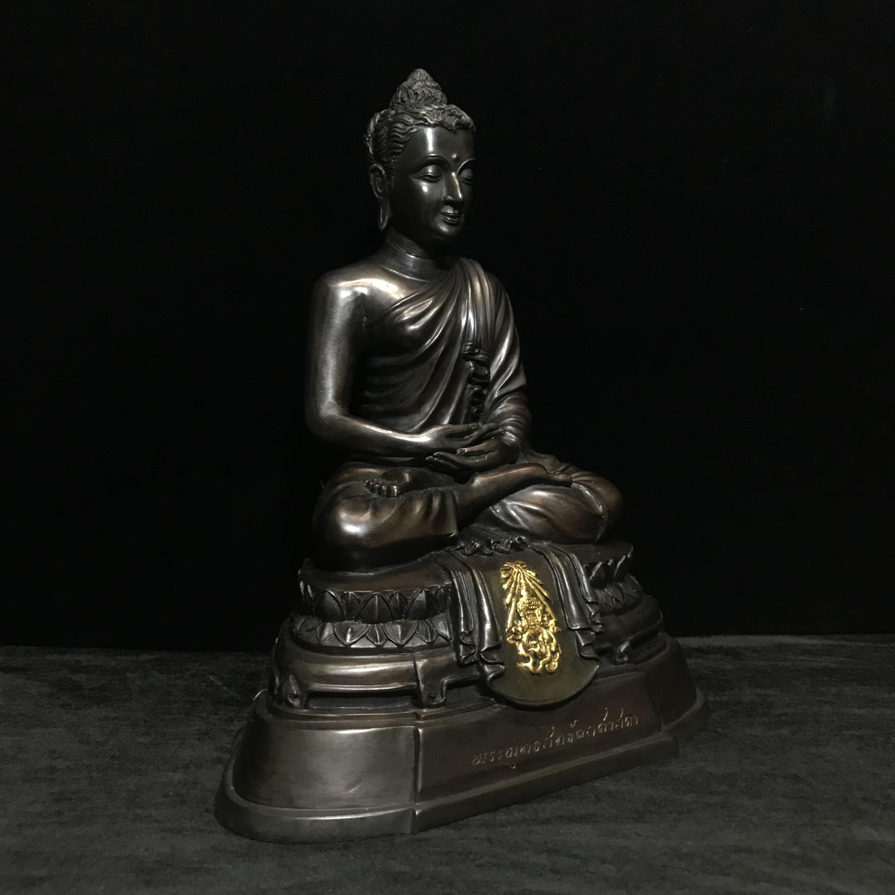 พระพุทธสิทธัตถศาสดา 100 ปี กรมบัญชีกลาง พ.ศ.2533(รุ่นแรก) เนื้อโลหะสำริด รมมันปู หน้าตัก 5.9 นิ้ว (พิธีใหญ่ ศิลป์สวย หายาก)