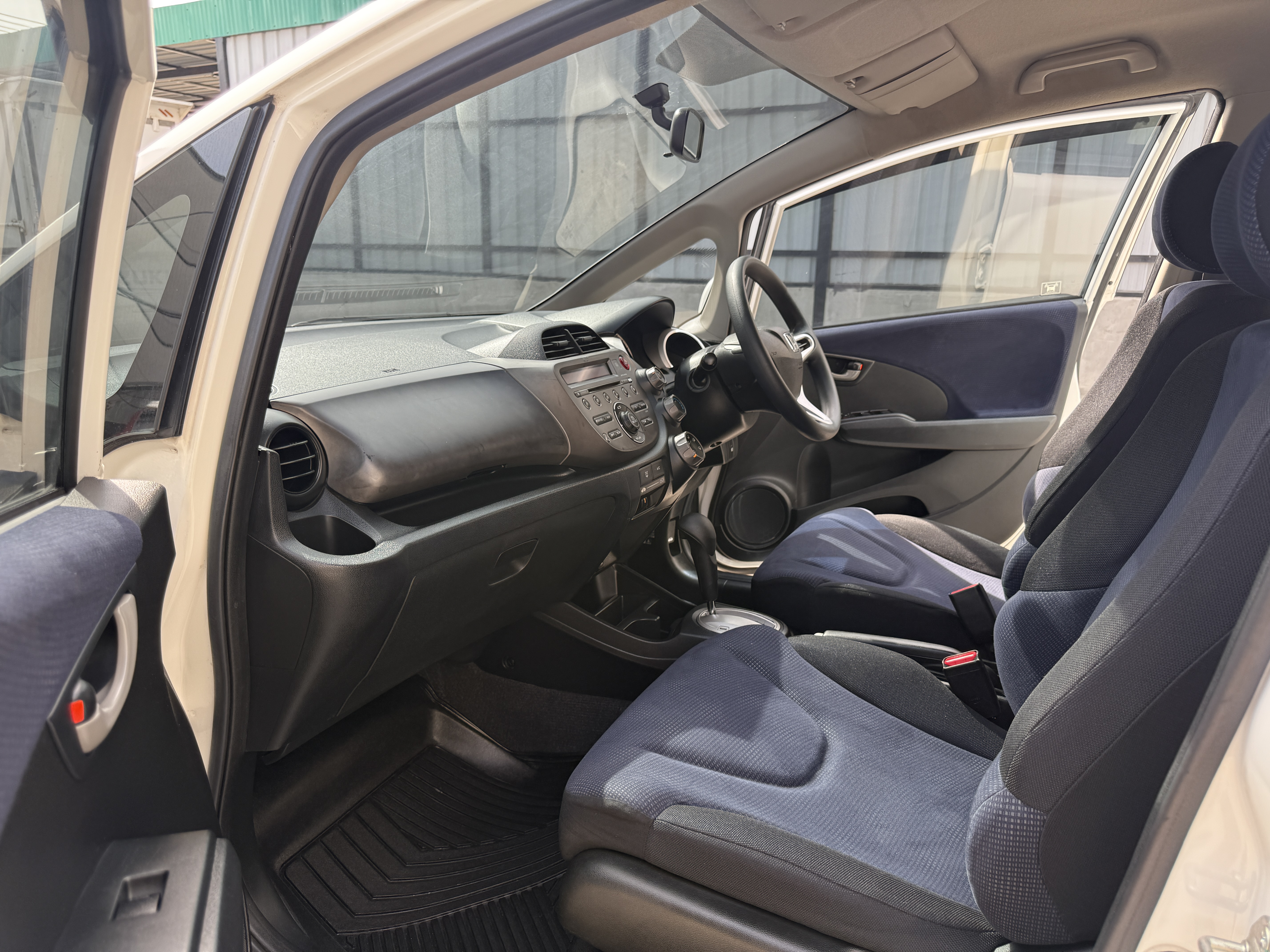 Honda Jazz 1.5 V At 2012 ขาว