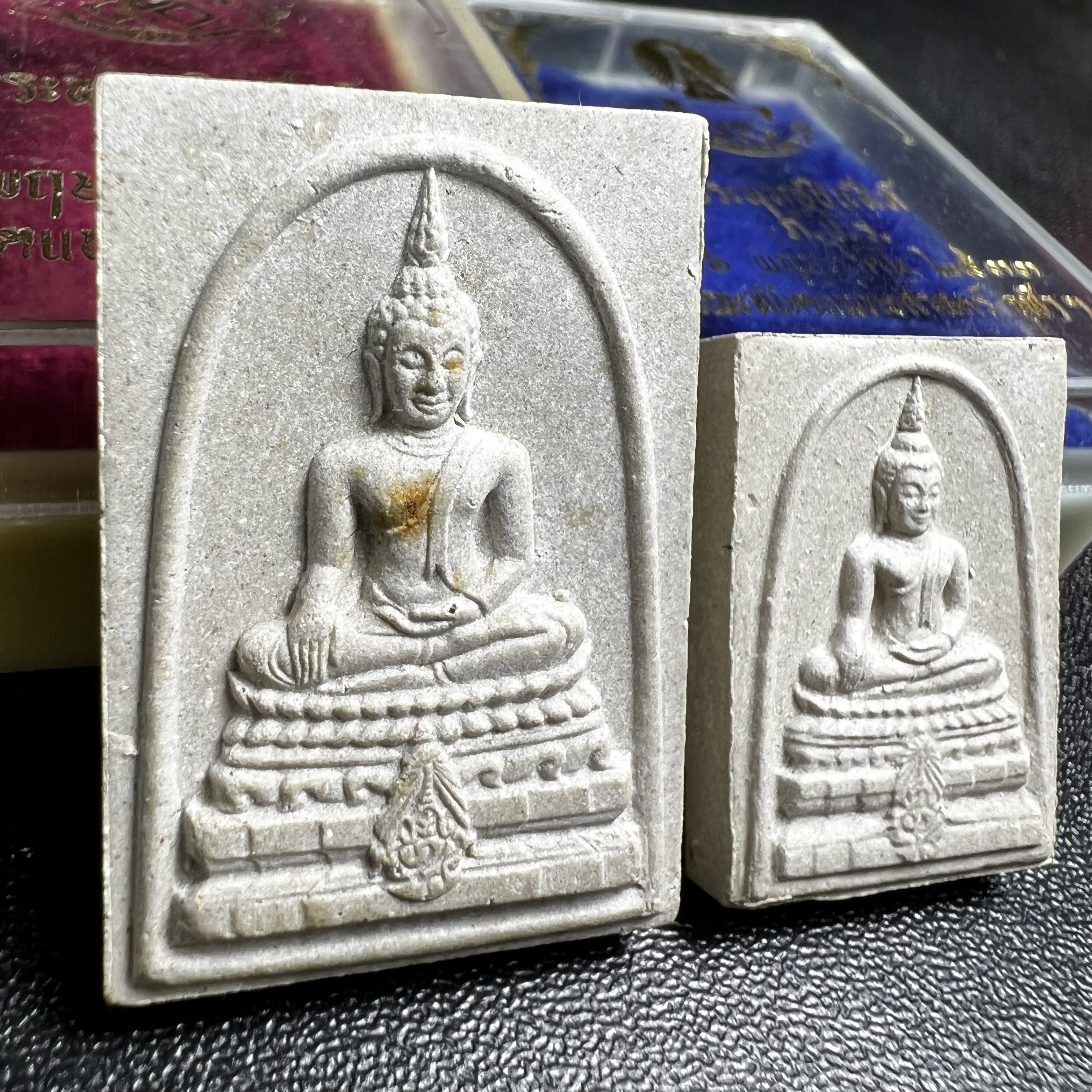 พระพุทธชินสีห์ ภปร. ทันโต เสฏโฐ ปี2533 (พิมพ์ใหญ่+พิมพ์เล็ก) บรรจุพระทนต์ในหลวง รุ่นเดียวในประวัติศาสตร์ ****รุ่นนี้ขอแนะนำ****