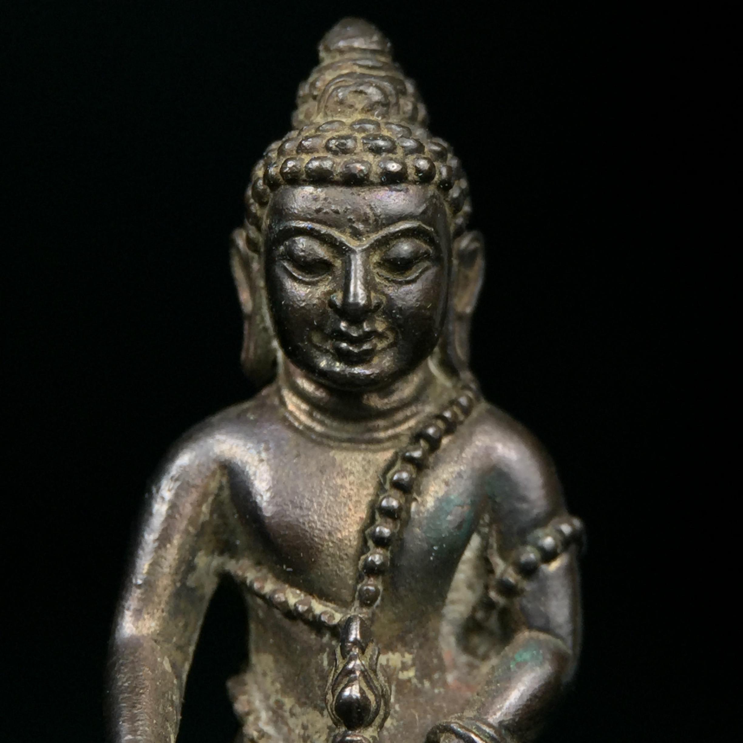 พระกริ่งศิรากาศ ภปร.(พระกริ่งคุ้มเกล้า)วัตถุมงคล"คุ้มเกล้าฯ" มูลนิธิ “คุ้มเกล้า” ในพระบรมราชูปถัมภ์ จัดสร้าง โรงพยาบาลภูมิพล เนื้อนวโลหะ(พิมพ์หน้าไทย)(ในหลวงรัชกาลที่9เสด็จเททอง)(พิธีใหญ่)(นิยม)