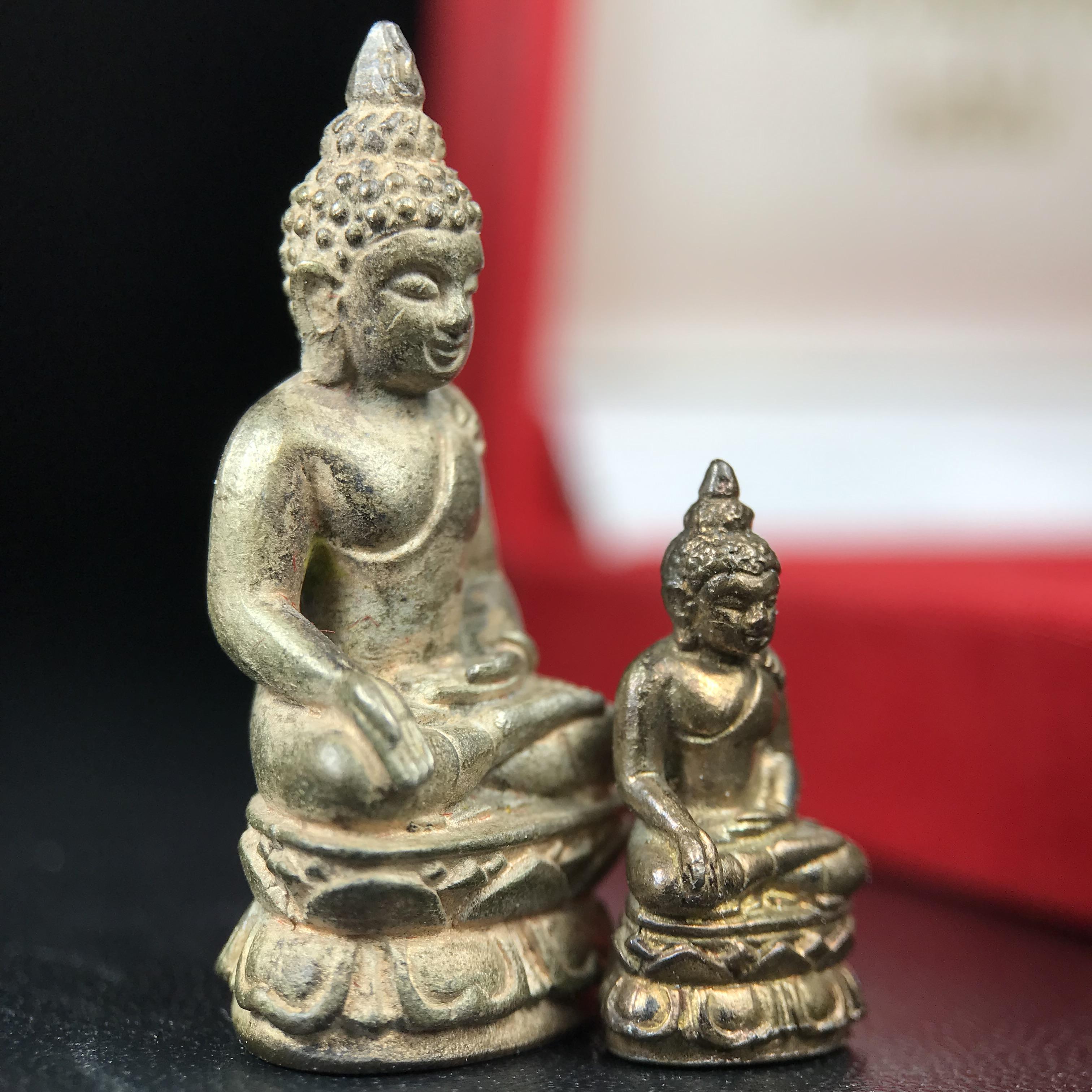 พระกริ่ง-พระชัยวัฒน์ ไพรีพินาศ วัดบวรนิเวศวิหาร ปี 2544 เนื้อสัมฤทธิ์ พิธีดีเยี่ยม สมเด็จพระญาณสังวร พระสังฆราช เสด็จจุดเทียนชัยและทรงอธิษฐานจิตด้วยพระองค์เอง(พิธีใหญ่นิยม)(1ใน9989องค์)