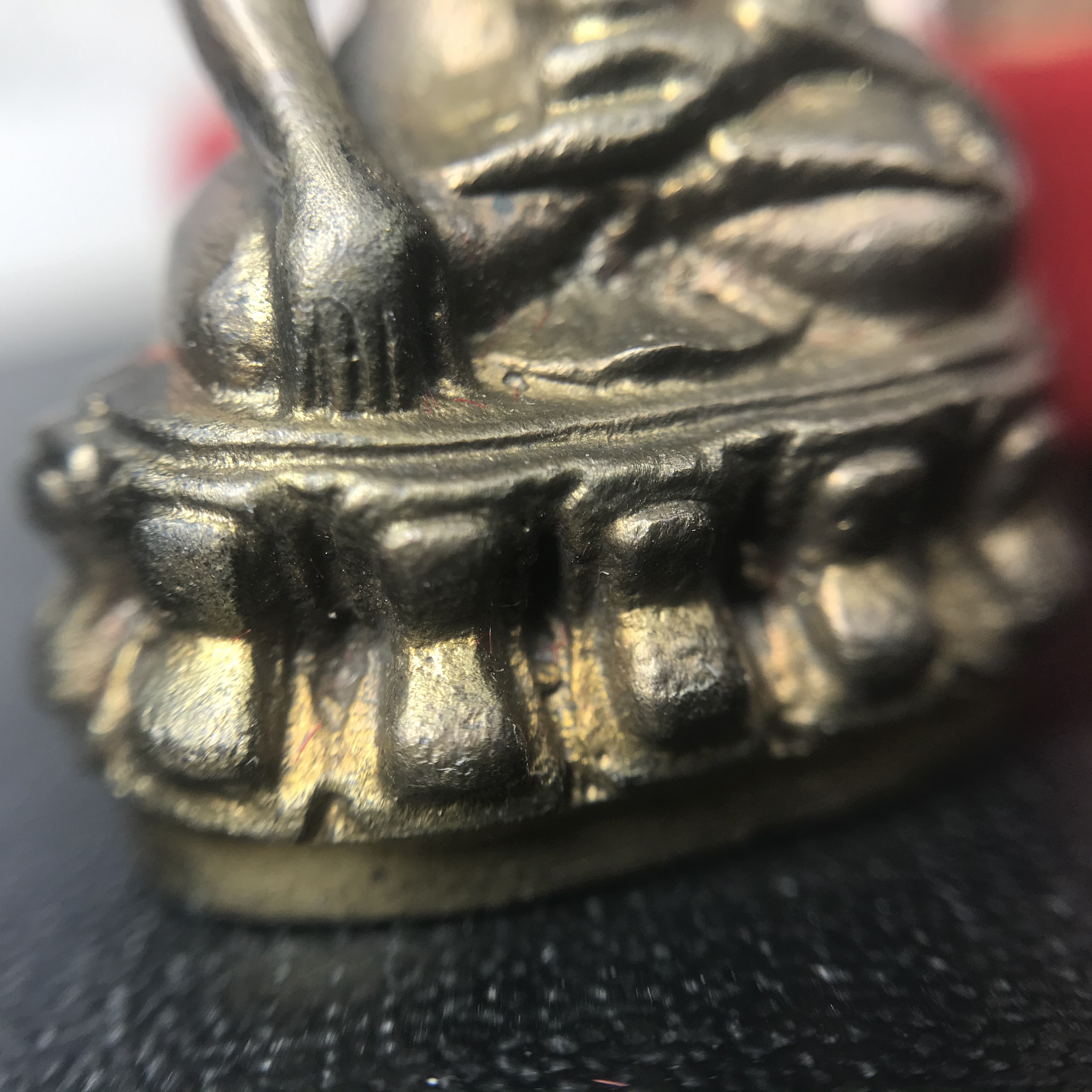 พระกริ่ง-พระชัยวัฒน์ ปวเรศ ปี2530 วัดบวรนิเวศราชวรวิหาร(ในหลวง ร.9 เสด็จเททอง)(บรรจุเส้นเกศาในหลวงรัชกาลที่9)พร้อมสูจิบัตรเดิมตอนจัดสร้าง(สภาพสวยครบสมบูรณ์) (องค์หน้าใหญ่)(องค์ทองทบ)แบบพิมพ์นิยมหายาก