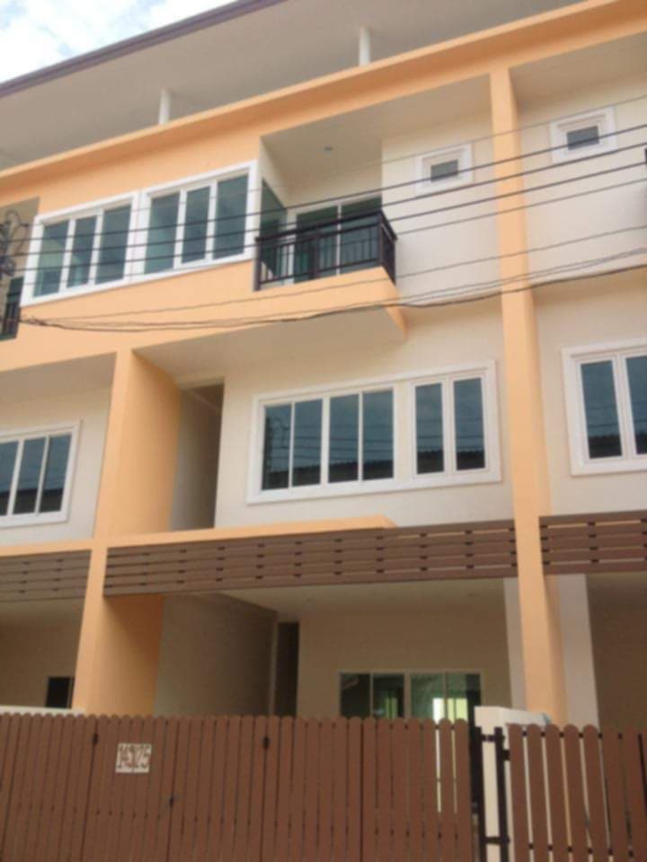 For Sales : Cherngtalay, 3-Story Townhouse, 3 Bedrooms 4 Bathrooms