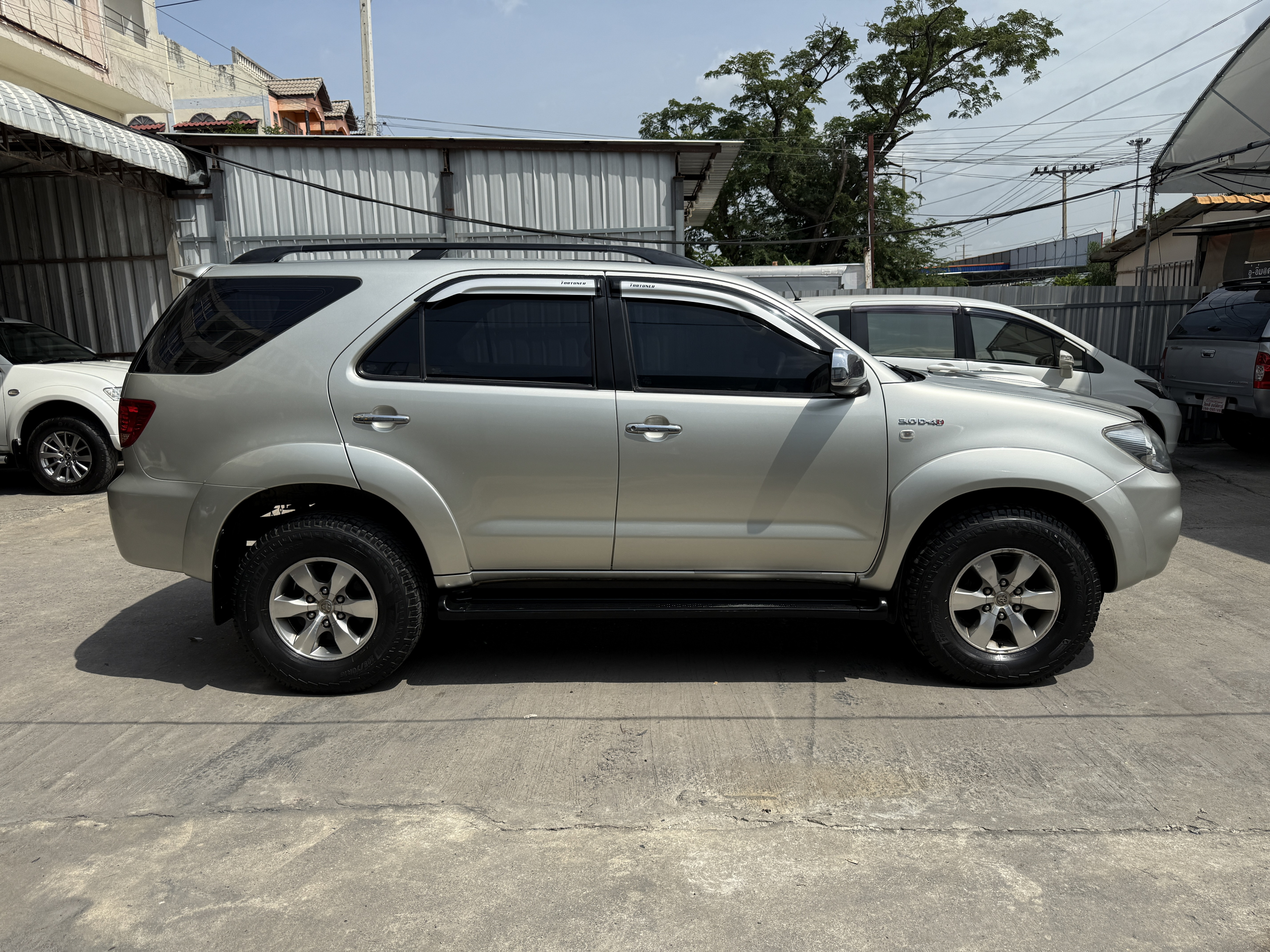 Toyota Fortuner 3.0 V 4WD At 2007 เงิน