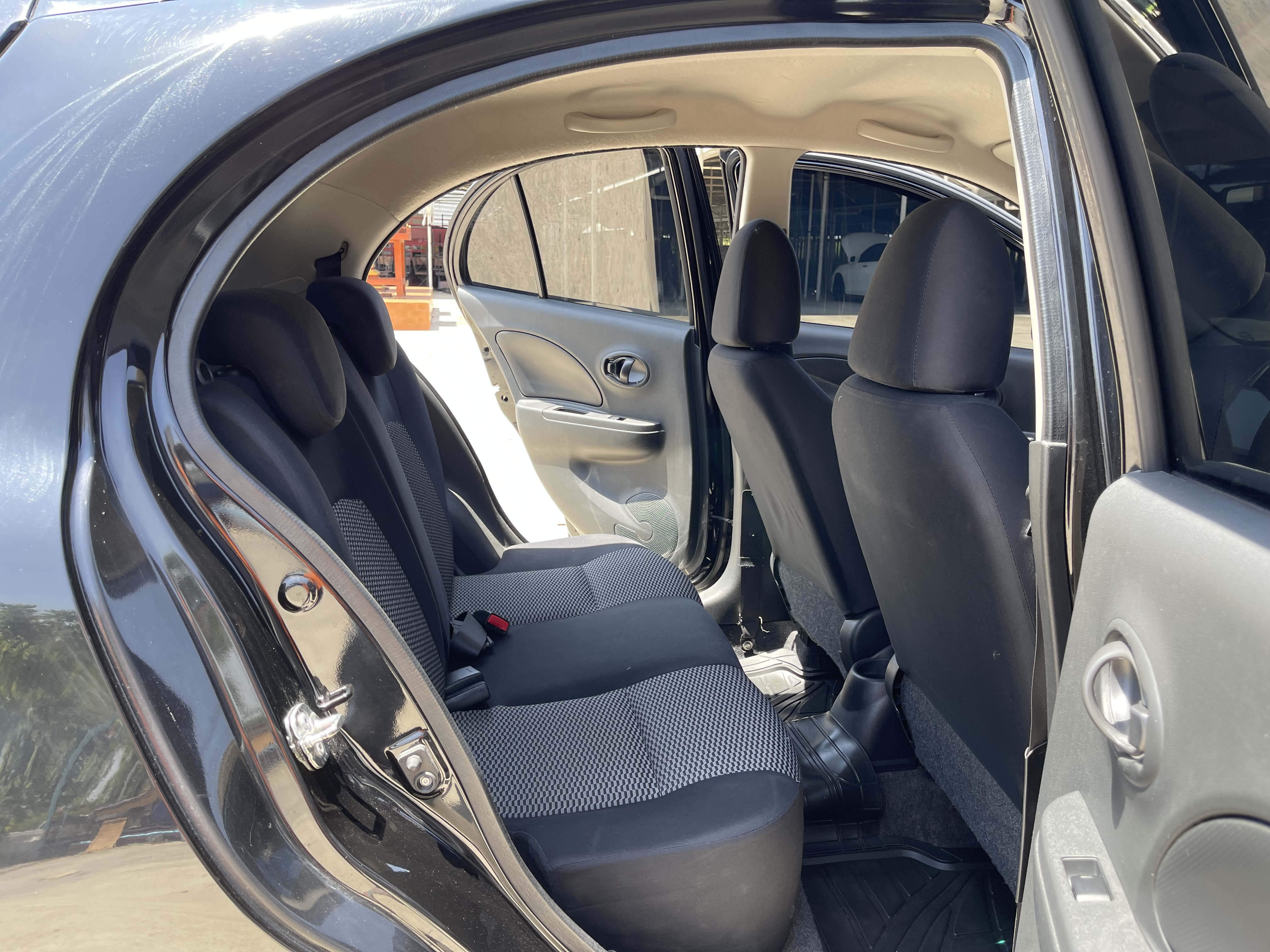 Nissan March 1.2 E At 2017 ดำ