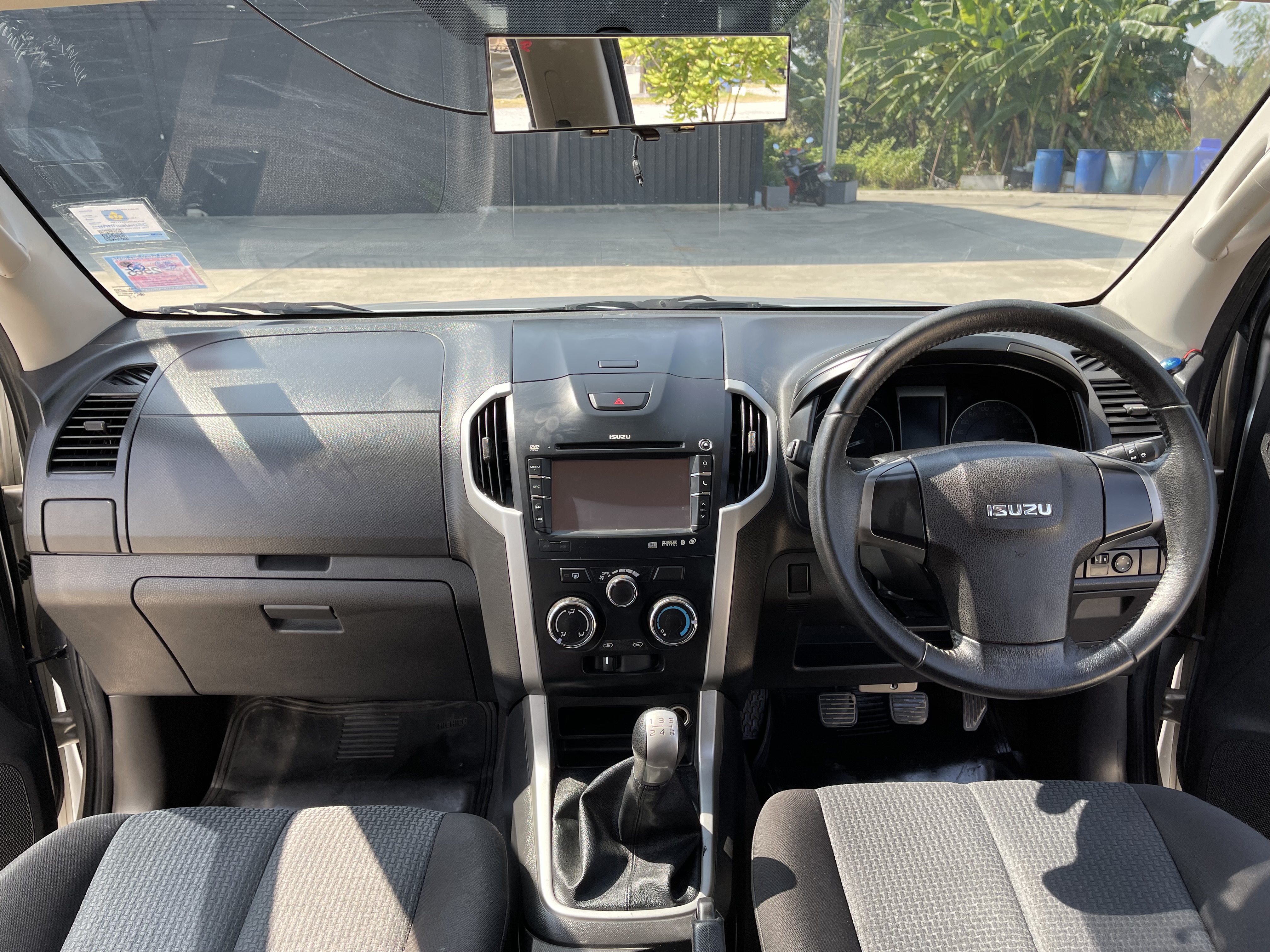Isuzu Dmax All New 4ประตู Hilander 2.5 Vgs Z Dvd 2013 เงิน