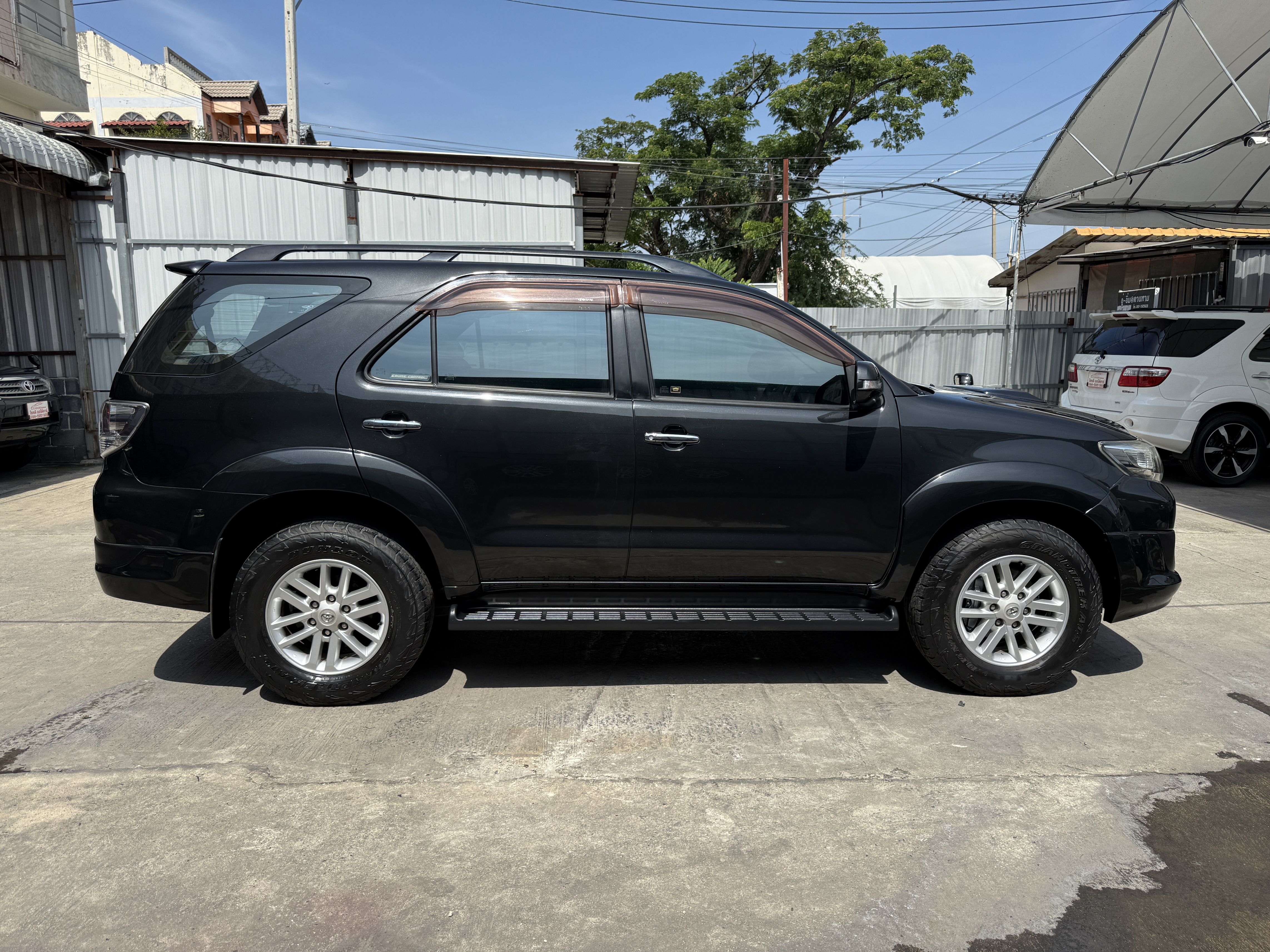 Toyota Fortuner Champ 3.0 V Navi 2WD At 2014 ดำ