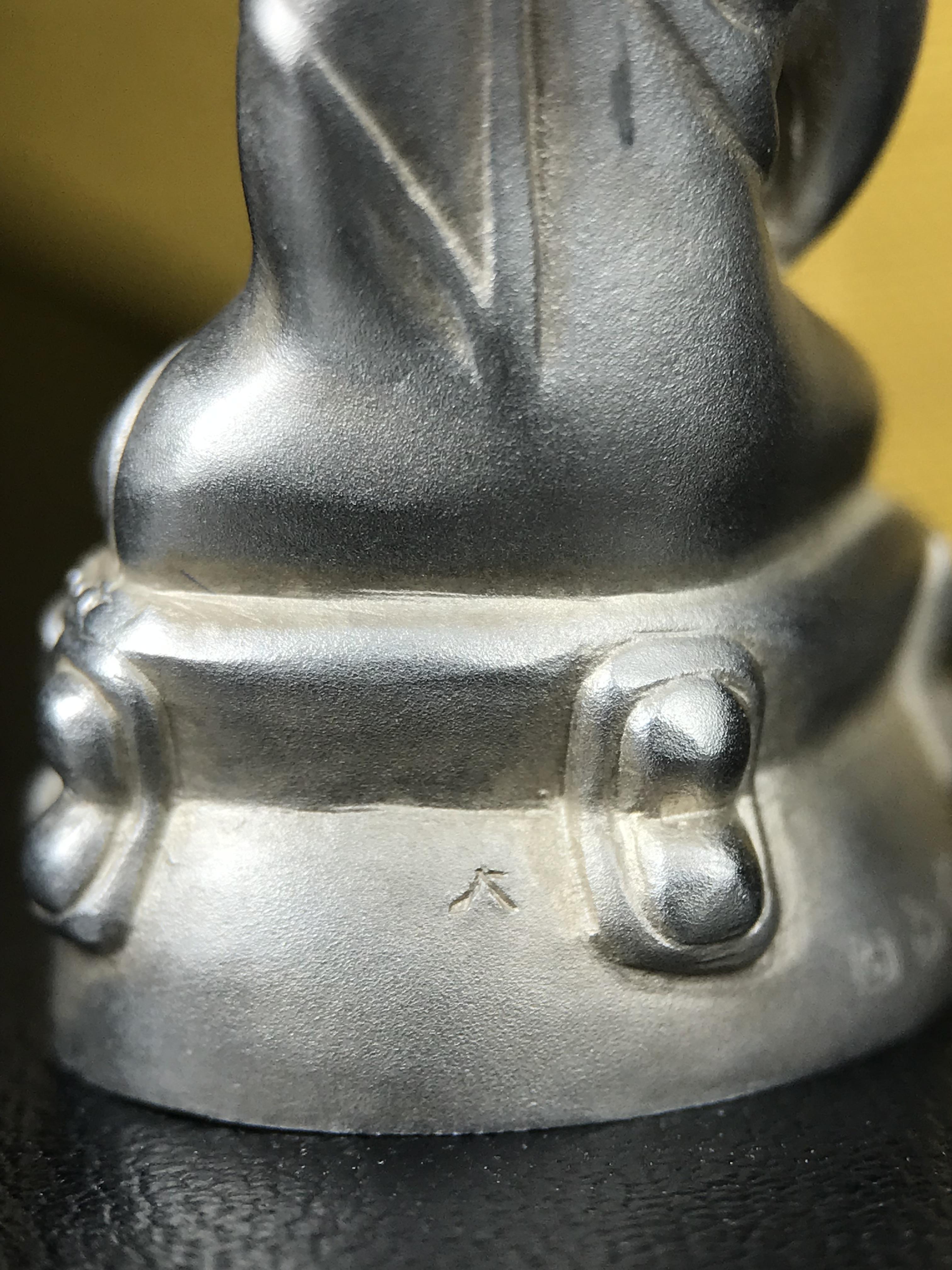 พระกริ่งสมเด็จญาณ วัดบวรนิเวศวิหาร เนื้อเงินบริสุทธิ์ 92.5% ตรากาญจนาภิเษกทองคำ(เนื้อทองคำแท้) พระราชทานแจกเมื่อ 3 ตุลาคม 2538 จัดสร้างในวโรกาส สมเด็จพระญาณสังวร สมเด็จพระสังฆราช ฉลองพระชนมายุครบ 82 พรรษา และฉลองครองราชสมบัติครบ 50 ปี รัชกาลที่ 9 (หายาก)