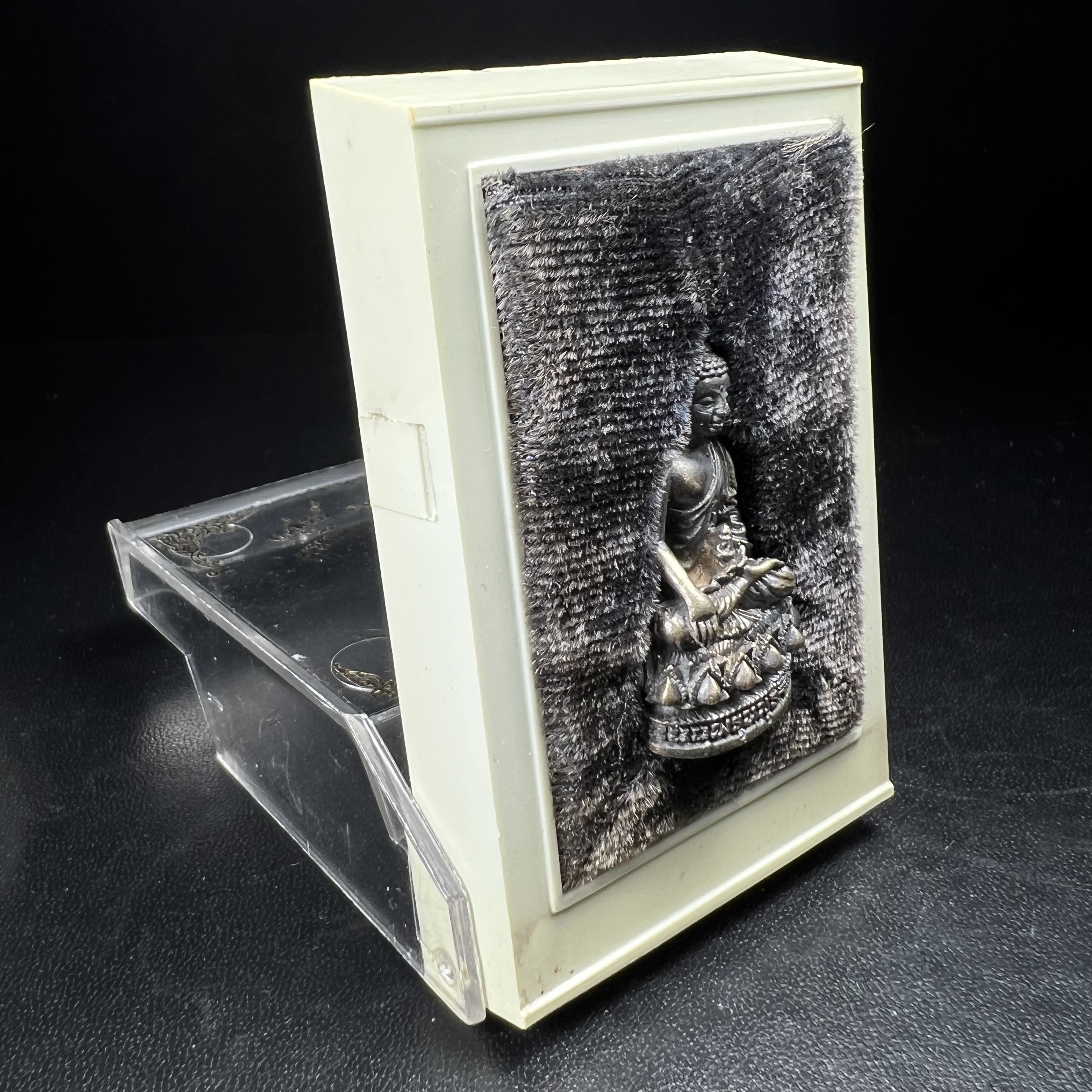 พระกริ่งพรหมรังสี อนุสรณ์ 190 ปี สมเด็จพระพุฒาจารย์ โต วัดอินทรวิหาร ปี2521 เนื้อเงิน(ผิวเดิมเข้มขลัง)พิธีมหาพุทธาภิเษกครั้งยิ่งใหญ่ พิธีสรรพสิทธิชัยไพรีพินาศมหามังคลาภิเษก หมายถึงฤกษ์การปลุกเสกที่เน้นด้านโชคลาภ มีชัยชนะต่อศัตรูการค้า การงาน(รุ่นนี้แนะนำ)