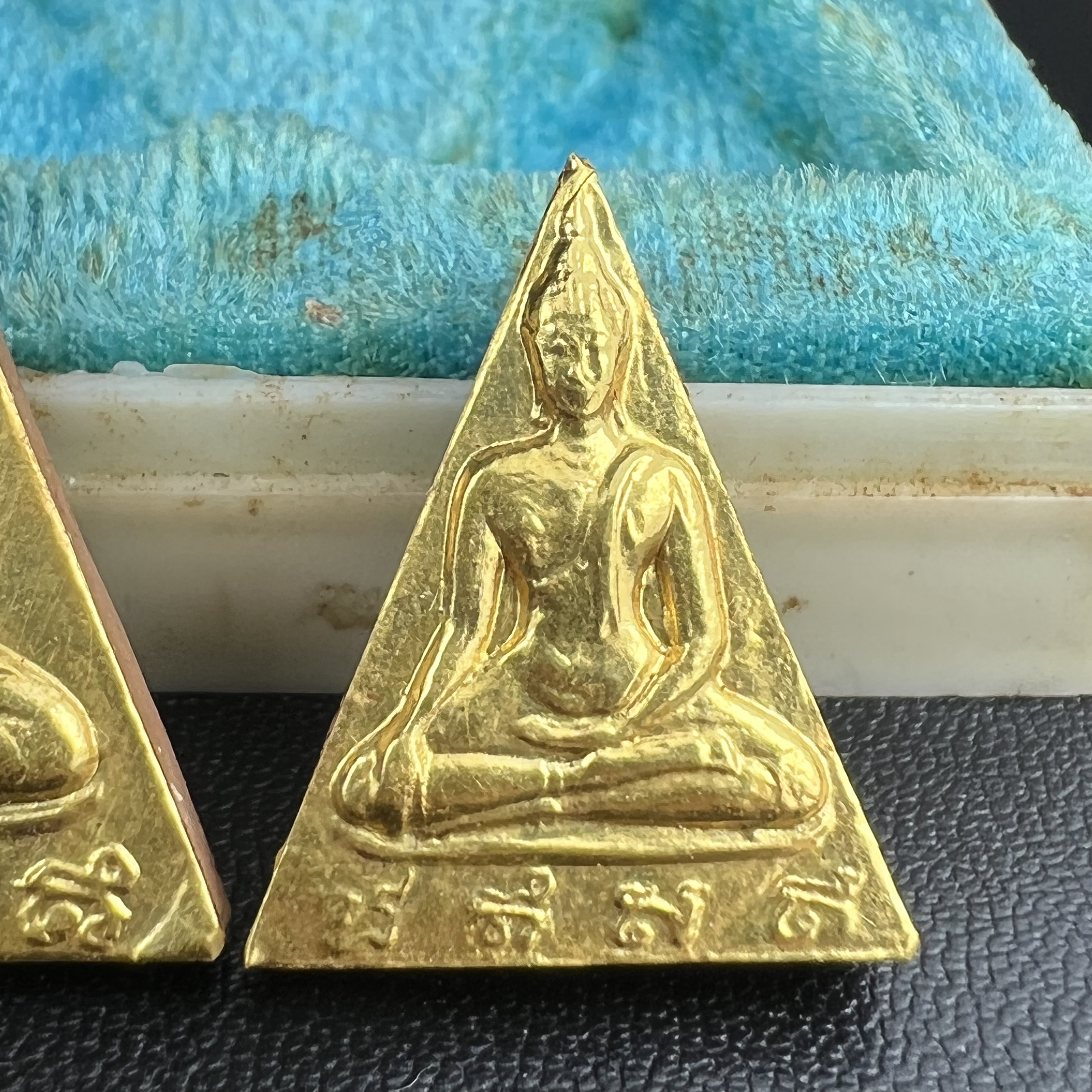 พระสมเด็จนางพญา สก. วัดบวรนิเวศวิหาร ปี2519 ชุดพิเศษกรรมการ หน้ากากทองคำ พิมพ์ใหญ่-เล็กกล่องบรรจุเดิม(ในหลวงรัชกาลที่9และสมเด็จพระราชินี เสด็จร่วมในพิธี)(พิธีใหญ่)(มวลสารดี)(พบเจอและหายากที่สุดในรุ่น)