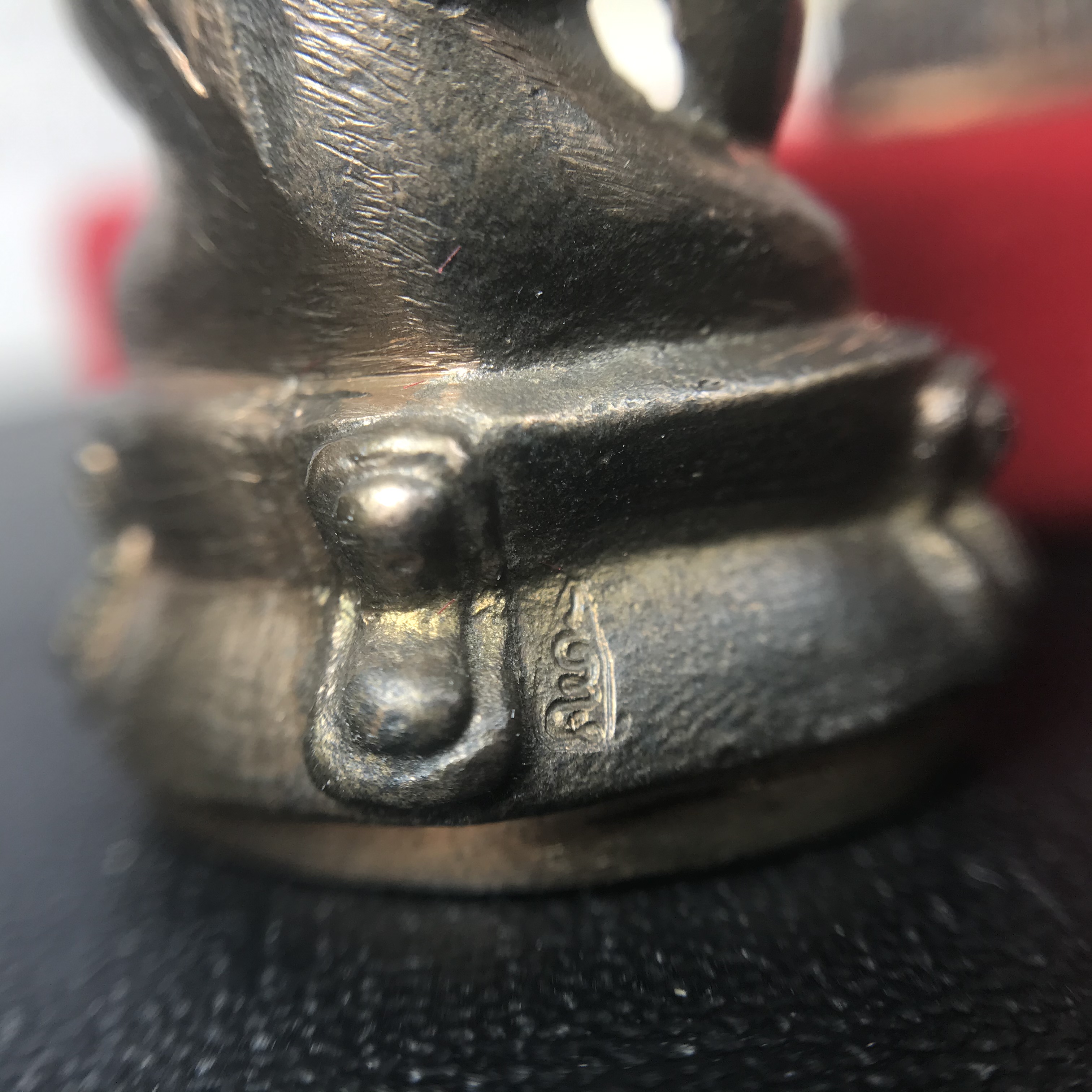 พระกริ่ง-พระชัยวัฒน์ ปวเรศ ปี2530 วัดบวรนิเวศราชวรวิหาร(ในหลวง ร.9 เสด็จเททอง)(บรรจุเส้นเกศาในหลวงรัชกาลที่9)พร้อมสูจิบัตรเดิมตอนจัดสร้าง(สภาพสวยครบสมบูรณ์) (องค์หน้าใหญ่)(องค์ทองทบ)แบบพิมพ์นิยมหายาก