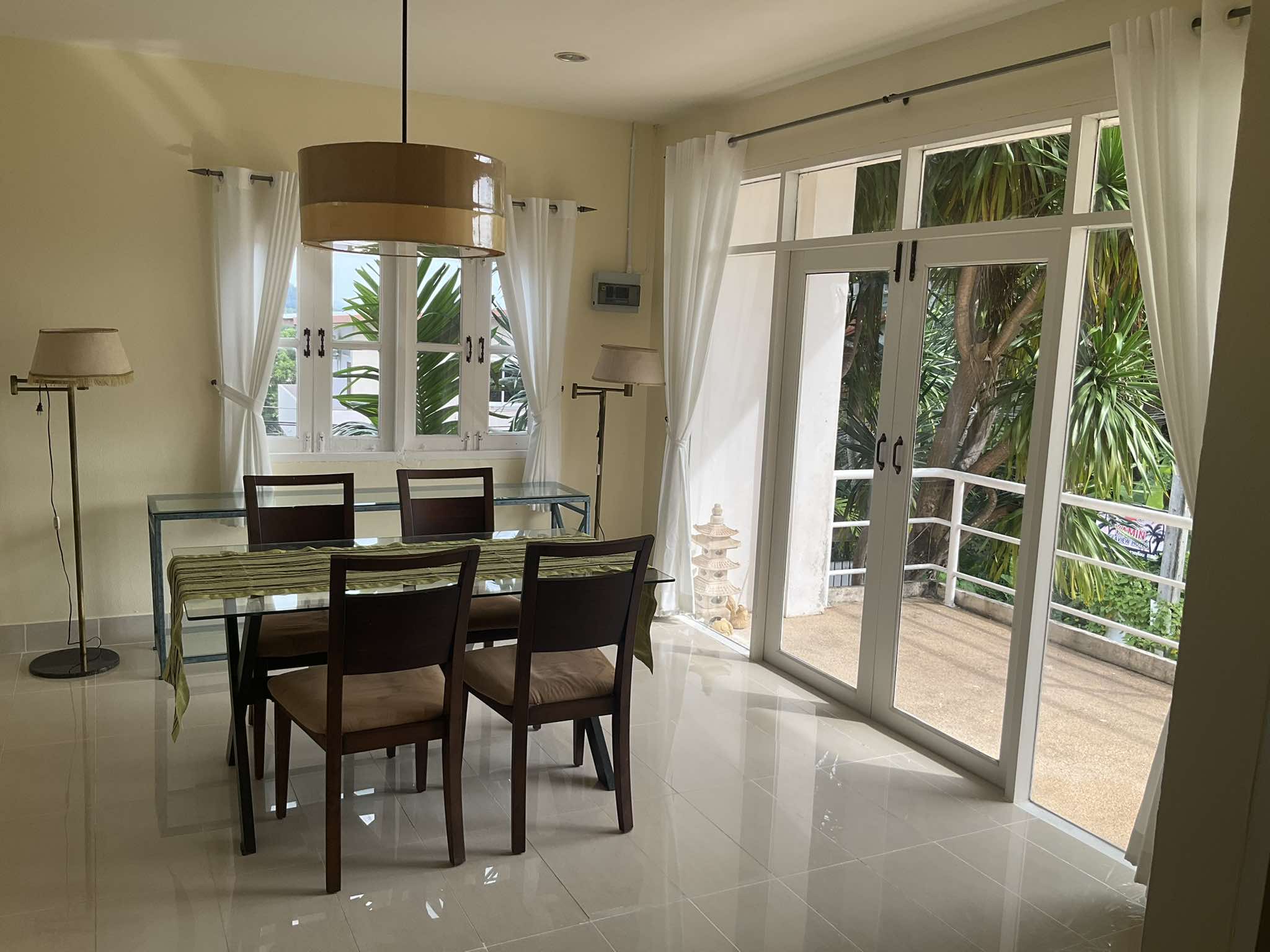 For Rent : Kuku, 3-Story Detached House, 4 Bedrooms 4 Bathrooms