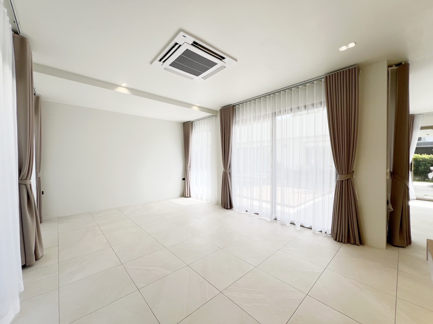 For Sales : Kathu, Loch Palm Villa, 4 Bedrooms 6 Bathrooms