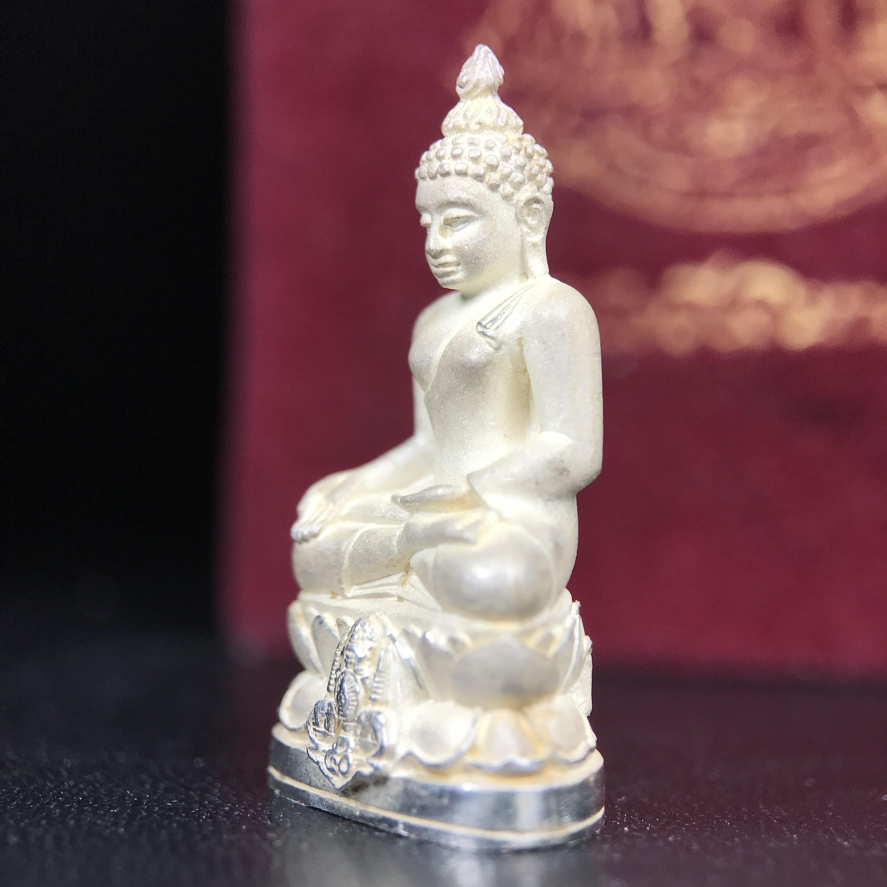 พระกริ่งไพรีพินาศ ตรากาญจนาภิเษก วัดบวรนิเวศวิหาร ที่ระลึกในหลวงรัชกาลที่9 ครองสิริราชสมบัติครบ 50ปี เนื้อเงิน เข้มขลังทรงอานุภาพยิ่งใหญ่ กำราบศัตรูพ่ายสิ้น พระไพรีพินาศ