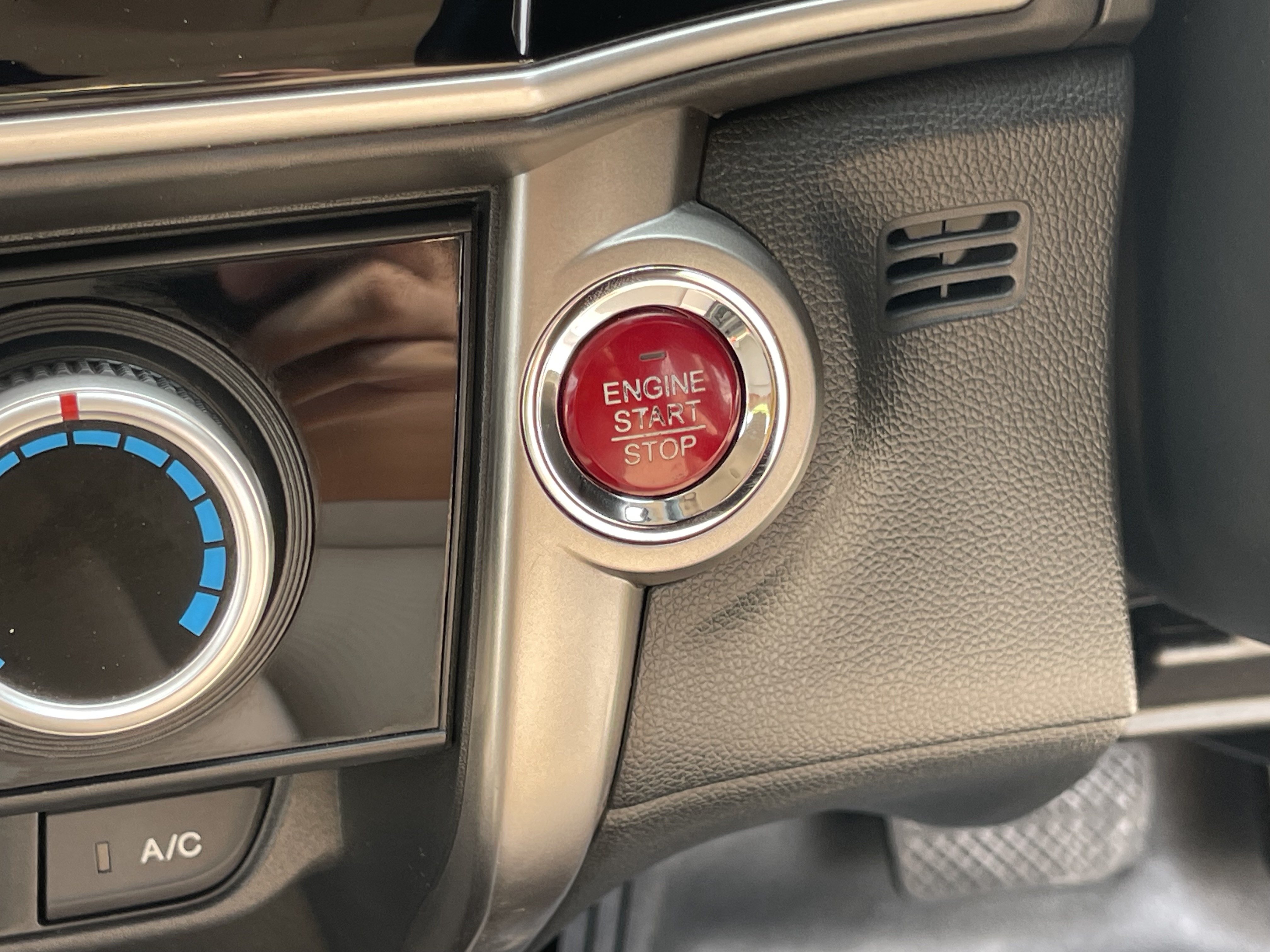 Honda City 1.5 V At 2014 ขาว