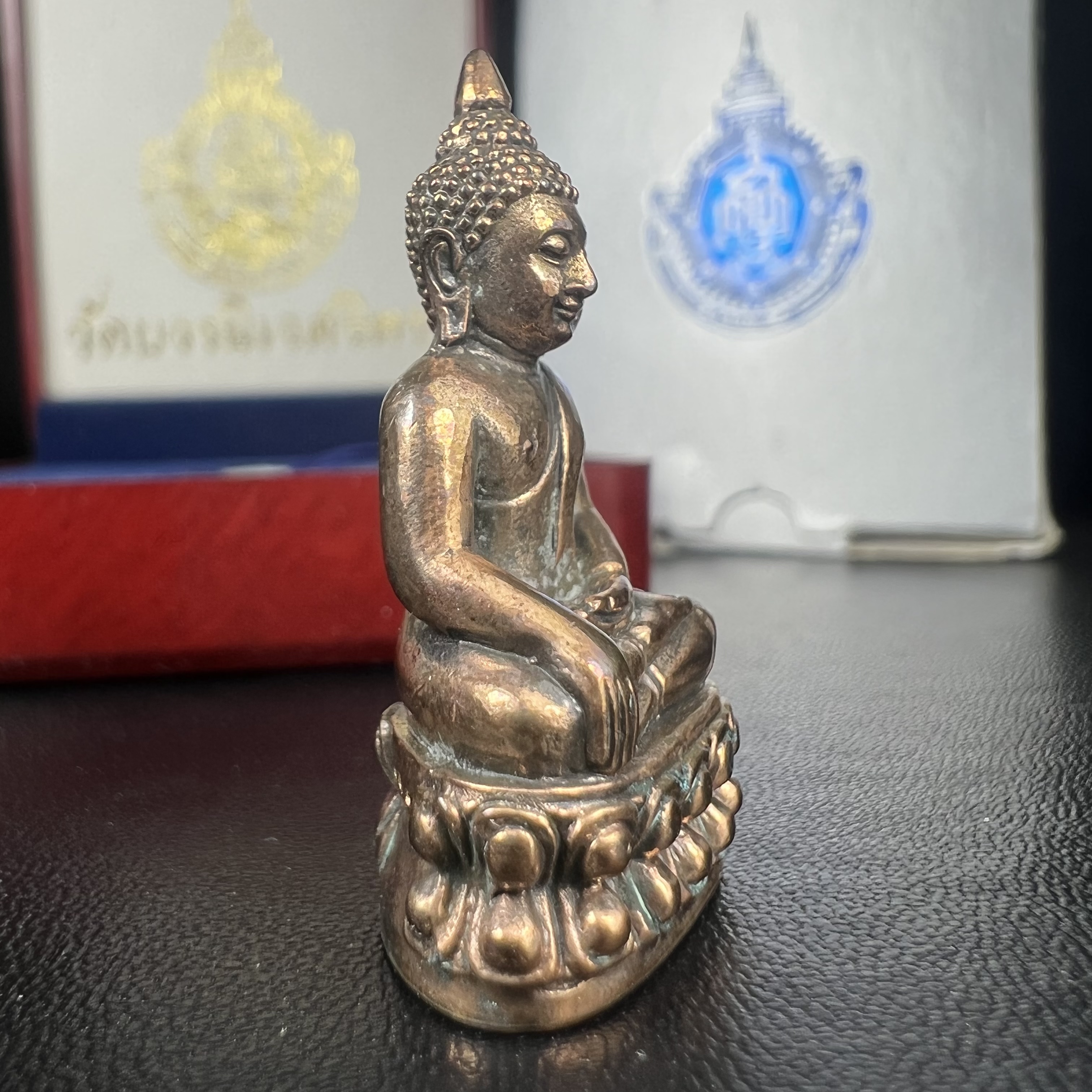 พระกริ่ง 8 รอบ ญสส. 96 พรรษา สมเด็จพระญาณสังวร สมเด็จพระสังฆราช สกลมหาสังฆปรินายก วัดบวรนิเวศวิหาร ปี 2552 เนื้อนวโลหะเต็มสูตรแก่ทองคำ(1 ใน 2999 องค์)