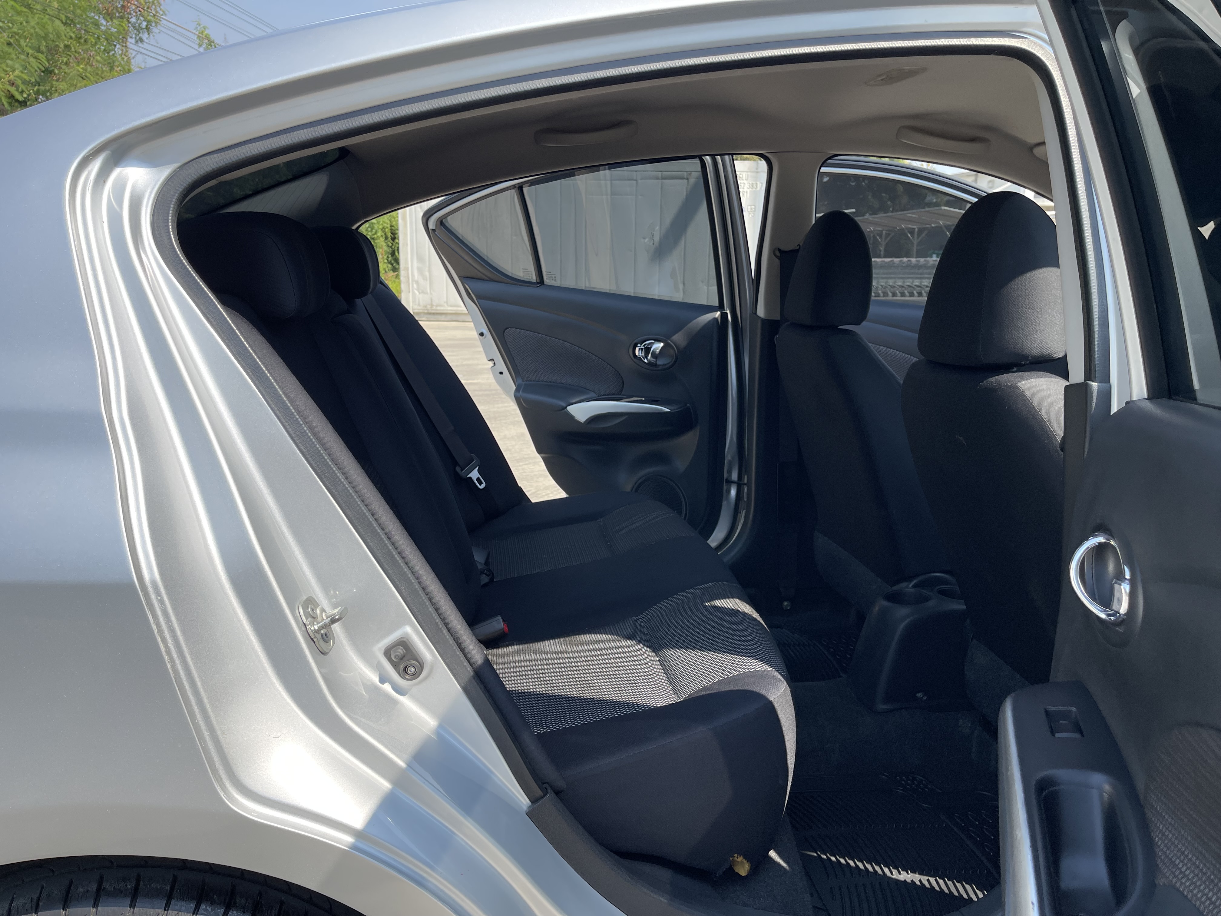 Nissan Almera 1.2 VL At 2014 เงิน