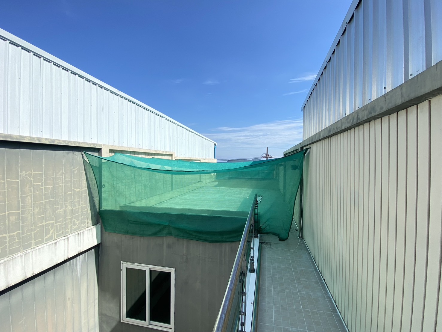 For Sales : Sea front, 2-Story commercial buildings, 3 Bedroom 6 Bathroom