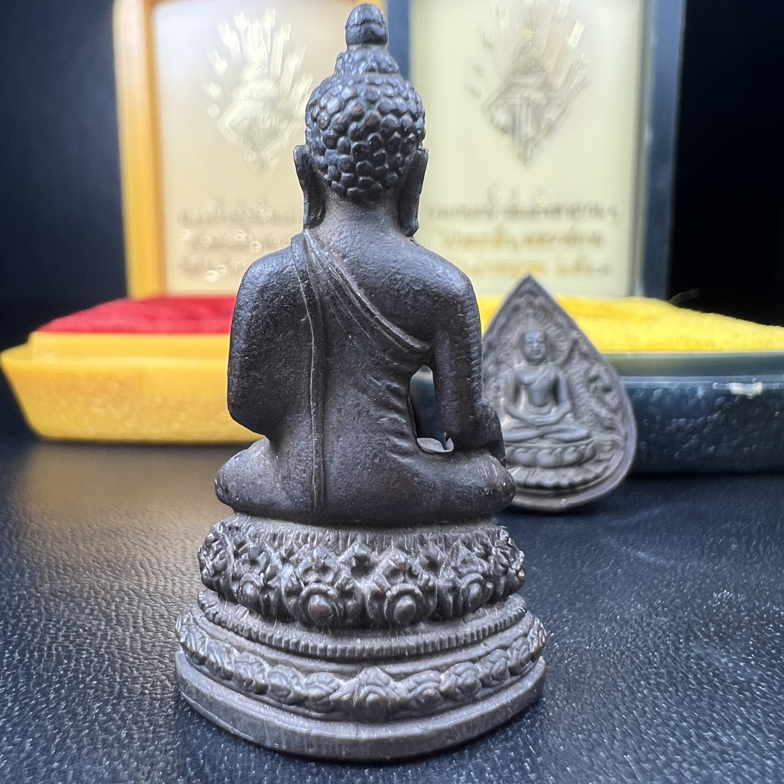 พระกริ่ง+พระหยดน้ำ มวก(รุ่นแรก)พระราชทาน ปี2523 วัดบวรนิเวศวิหาร เนื้อนวโลหะกล่องบรรจุเดิม(คัดสวยคมชัด เนื้อนวโลหะเข้มขลังตามแบบฉบับงานแกะแม่พิมพ์โดย นายช่างเกษม มงคลเจริญ แบบนิยม พร้อมกล่องบรรจุเดิม)(หลวงปู่โต๊ะร่วมปลุกเสก)