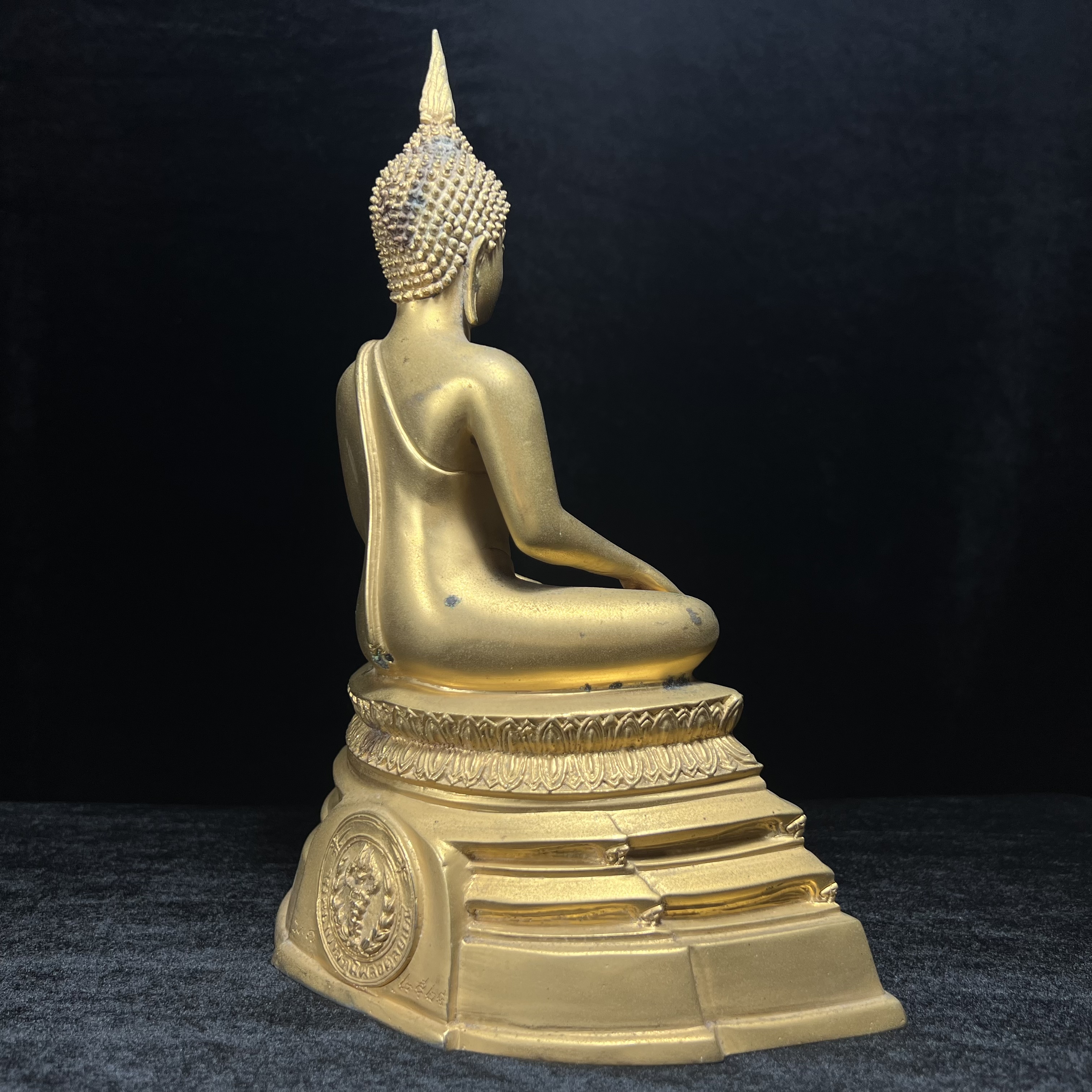 พระบูชาพระพุทธศิรมงคล ภปร. วัตถุมงคลคุ้มเกล้าปี2524 ของมูลนิธิคุ้มเกล้า โรงพยาบาลภูมิพลจัดสร้าง ขนาดหน้าตัก5นิ้ว(ในหลวงรัชกาลที่9 ทรงจุดไฟพระฤกษ์และเททอง พิธีใหญ่)ยอดนิยมหายาก