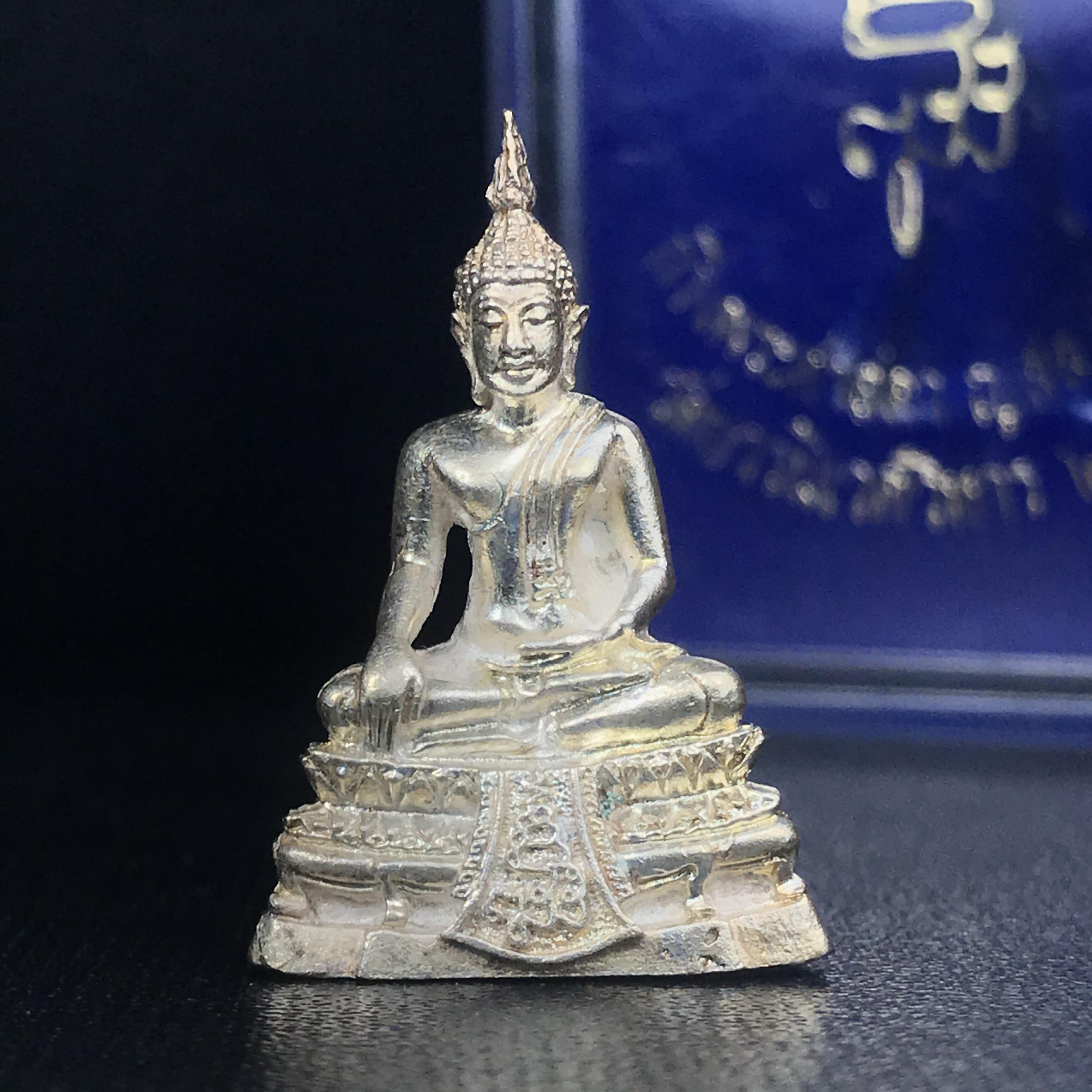 พระกริ่งศาสดา ญสส. รุ่นแรก วัดบวรนิเวศวิหาร เนื้อเงิน ปี2534 สภาพสวยมีโค๊ตตอกชัดเจนมาพร้อมกล่องบรรจุเดิม