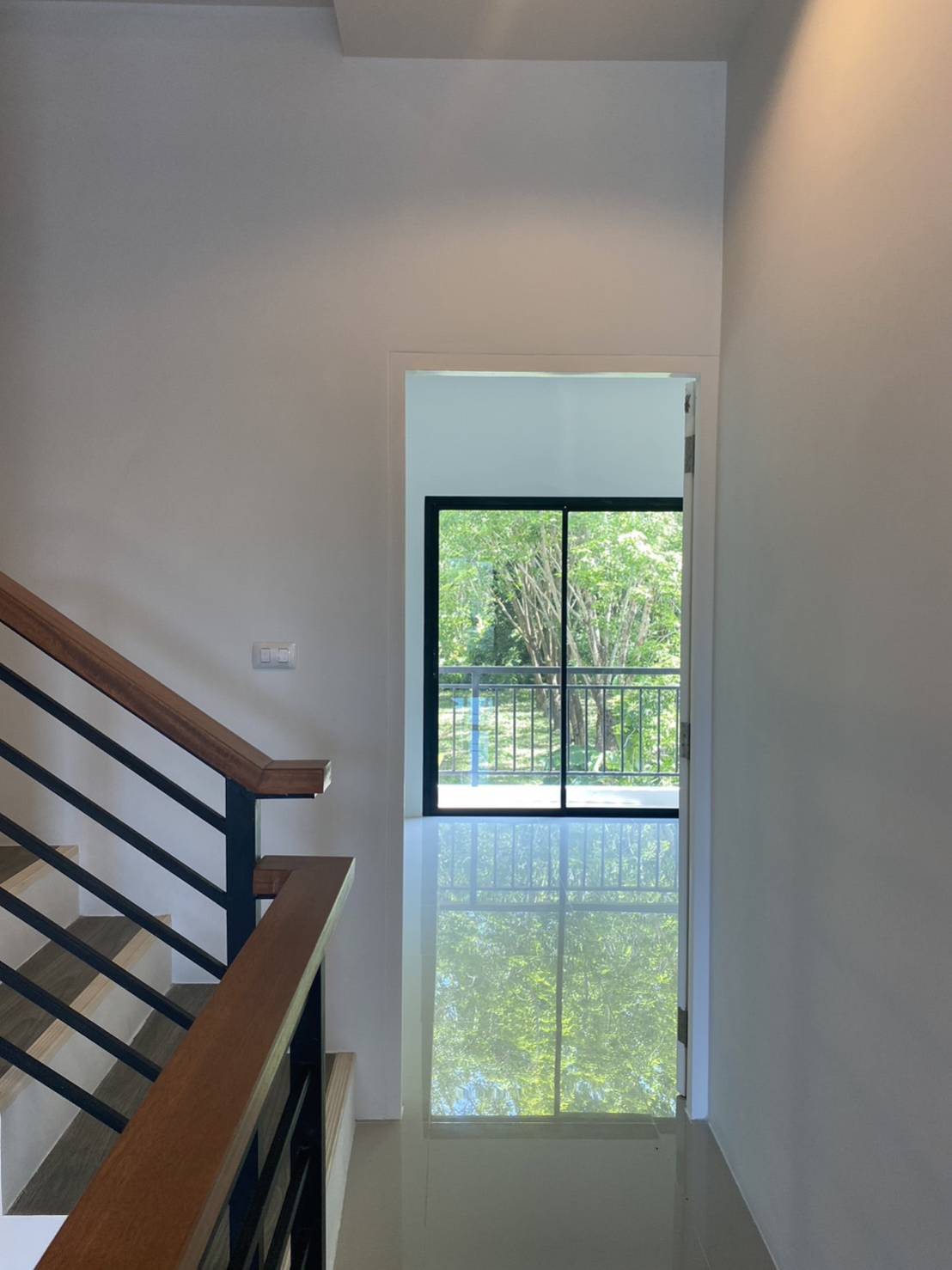 For Sales : Chaofah, 3-Storey Commercial Building, 3 Bedrooms 4 Bathrooms