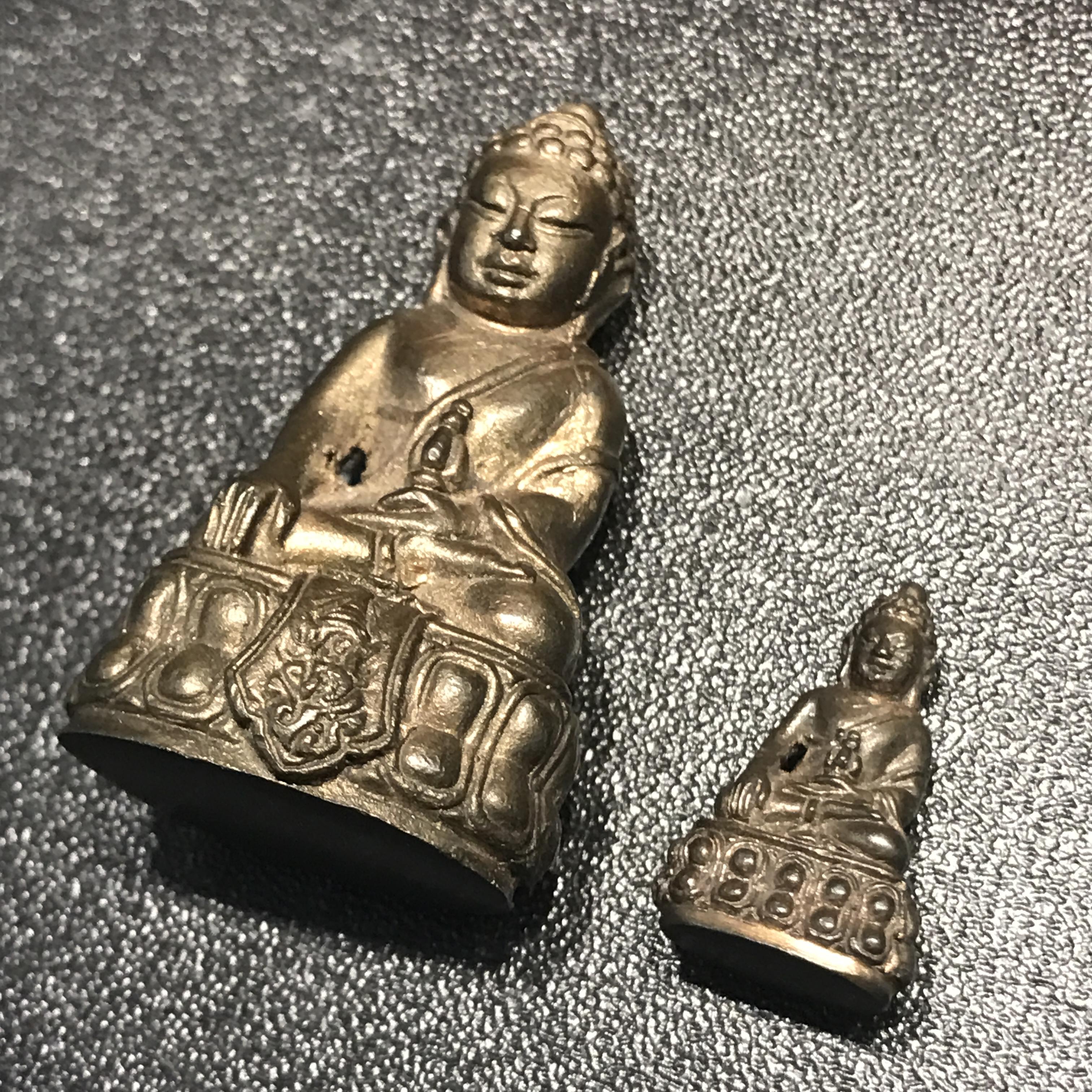 พระกริ่ง-พระชัยวัฒน์ ภปร ธรรมศาสตร์ 50ปี เนื้อนวโลหะ ปี2527(ในหลวงรัชกาลที่9 เสด็จเททอง)(หายาก)