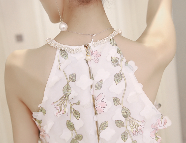 ชุดเดรสสั้นสีขาวผ้าโพลีเอสเตอร์ลายเถาวัลย์ดอกไม้สีชมพู คอเสื้อตกแต่งมุกสวยหรู