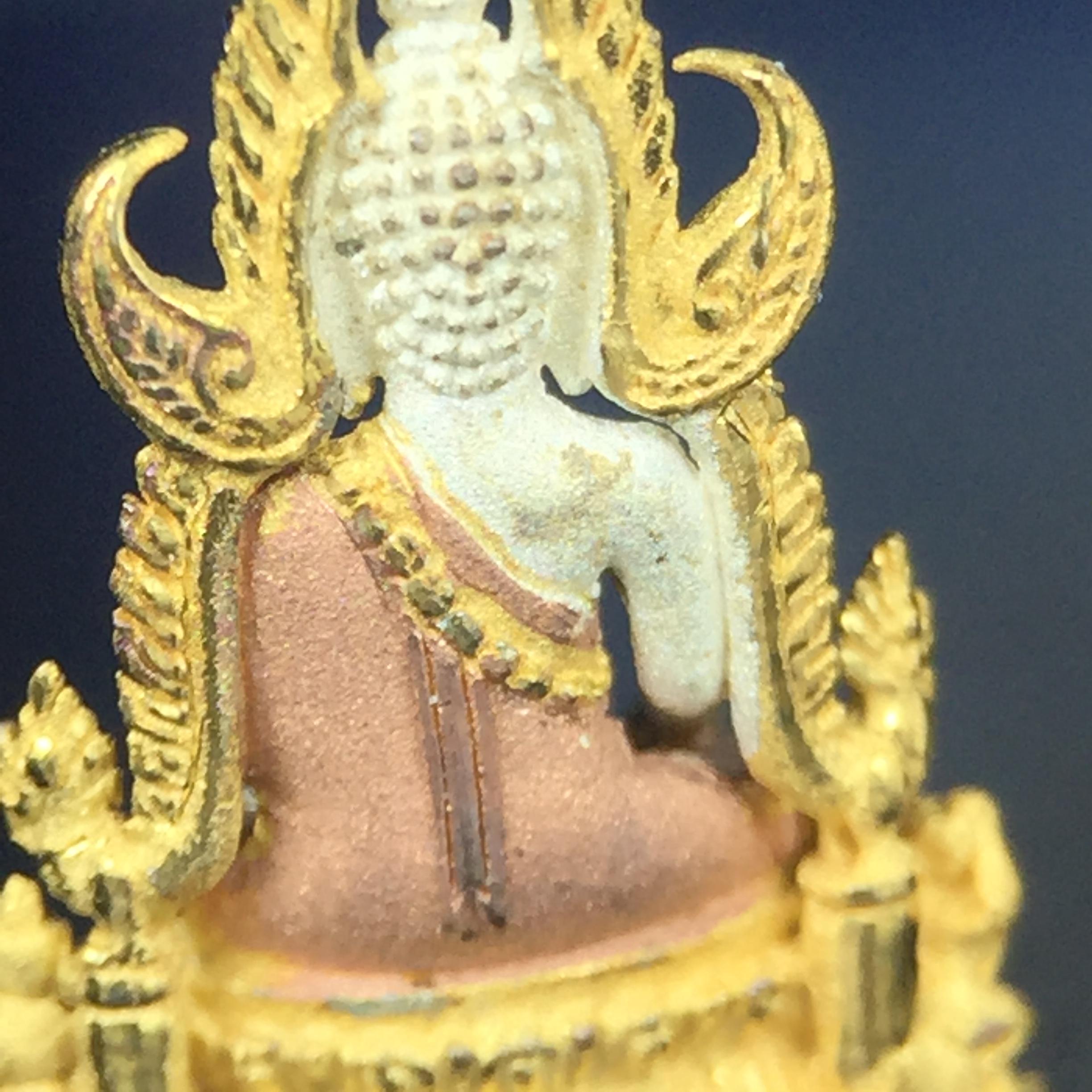 พระพุทธชินราช ภปร. โครงการ เพราะแผ่นดินนี้คือแผ่นดินเกิด เนื้อเงินชุบสามกษัตริย์ ปี2551 ขนาดหน้าตัก1/4นิ้ว (สวยงามหายาก)