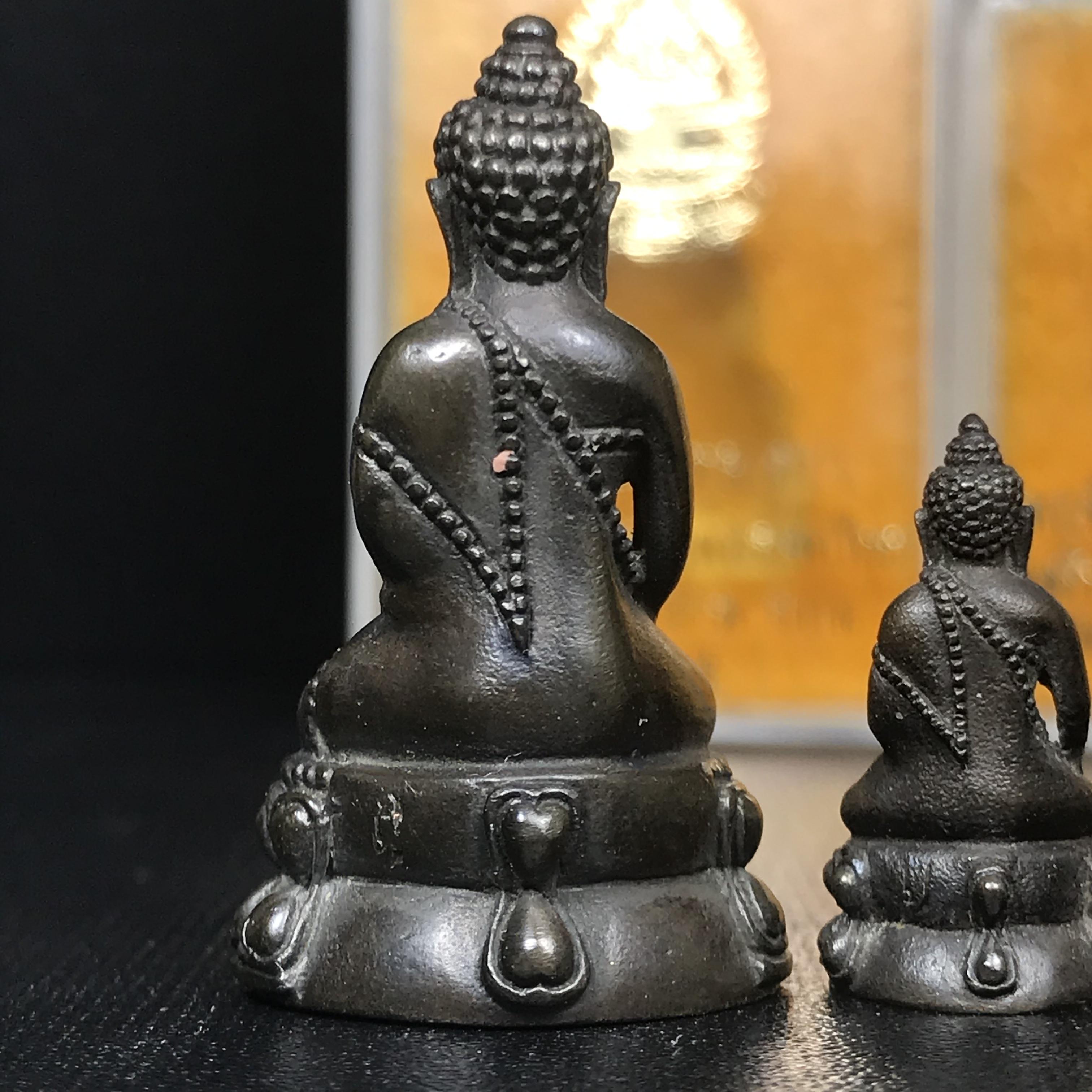 พระกริ่งนวปทุม ภปร.-พระชัยวัฒน์นวปทุม ภปร.-พระกริ่งไพรีพินาศ ภปร. รุ่นแรก วัดปทุมวนาราม ครบชุดเนื้อนวโลหะ ปี2535(ในหลวงรัชกาลที่9เสด็จเททอง)(1ใน3000ชุด)หายาก