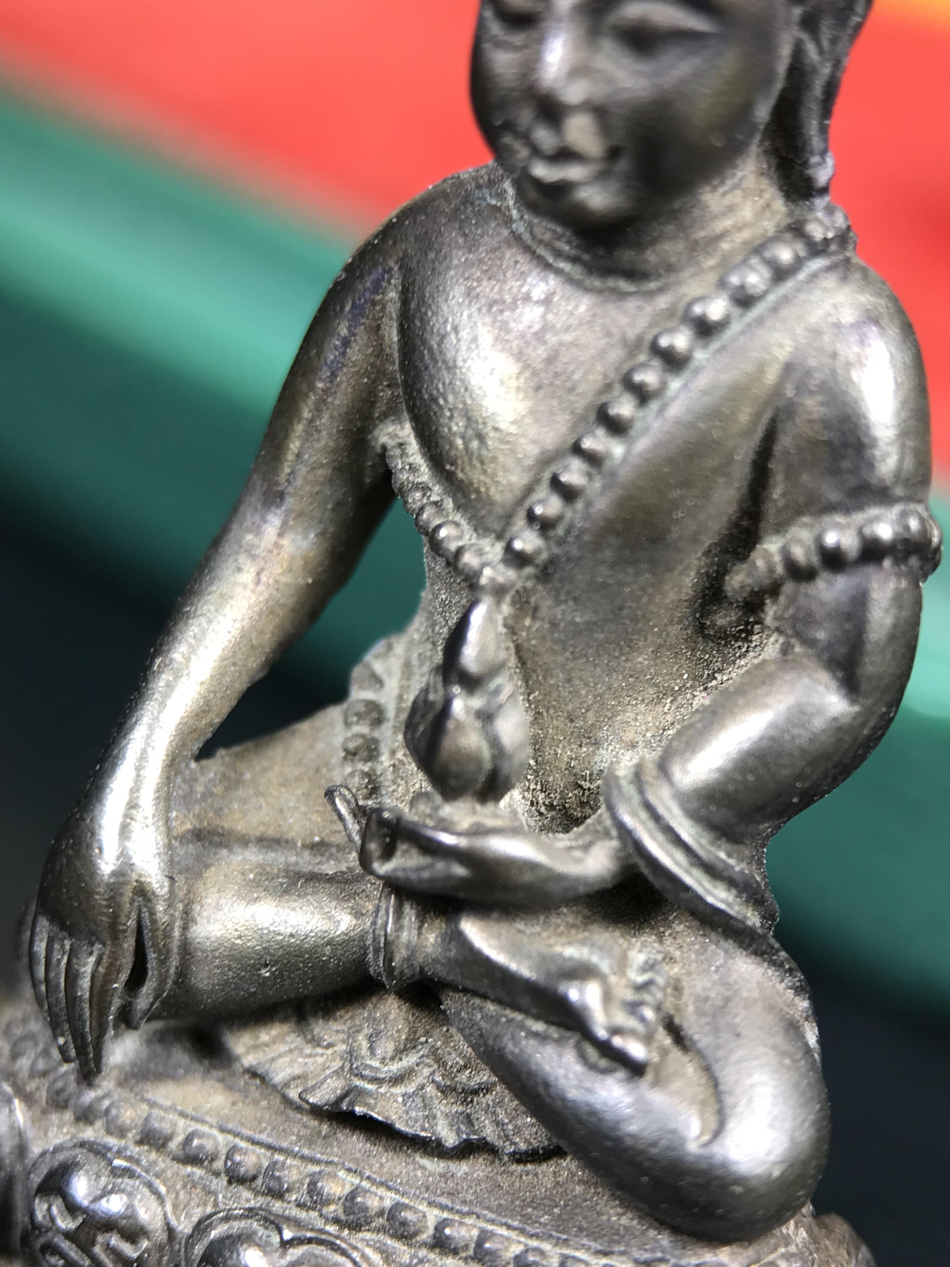 พระกริ่ง-พระชัยวัฒยน์วาสนาสมเด็จพระสังฆราช(วาสน์)วัดราชบพิธฯปี2531 เนื้อนวโลหะ สร้างเป็นที่ระลึกในคราวที่สมเด็จพระอริยวงศาคตญาณ สมเด็จพระสังฆราช(วาสน์ วาสโน)มีพระชนมายุครบ90พรรษา(ในหลวง ร.9 เสด็จในพิธี)งานแกะแม่พิมพ์โดย นายช่างเกษม มงคลเจริญ)(1ใน1991องค์)