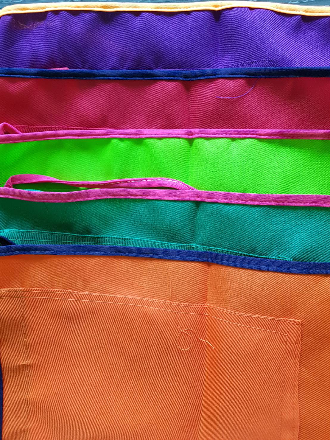 Small Evting ผ้ากันเปื้อน 3 กระเป๋า 2 ซิป (แพ็คล่ะ 12 ชิ้น) คละสี อย่าลืม !! กดติดตามร้าน "รับส่วนลดเพิ่ม" ผ้ากันเปื้อนทำอาหาร ผ้ากันเปื้อนยกโหล