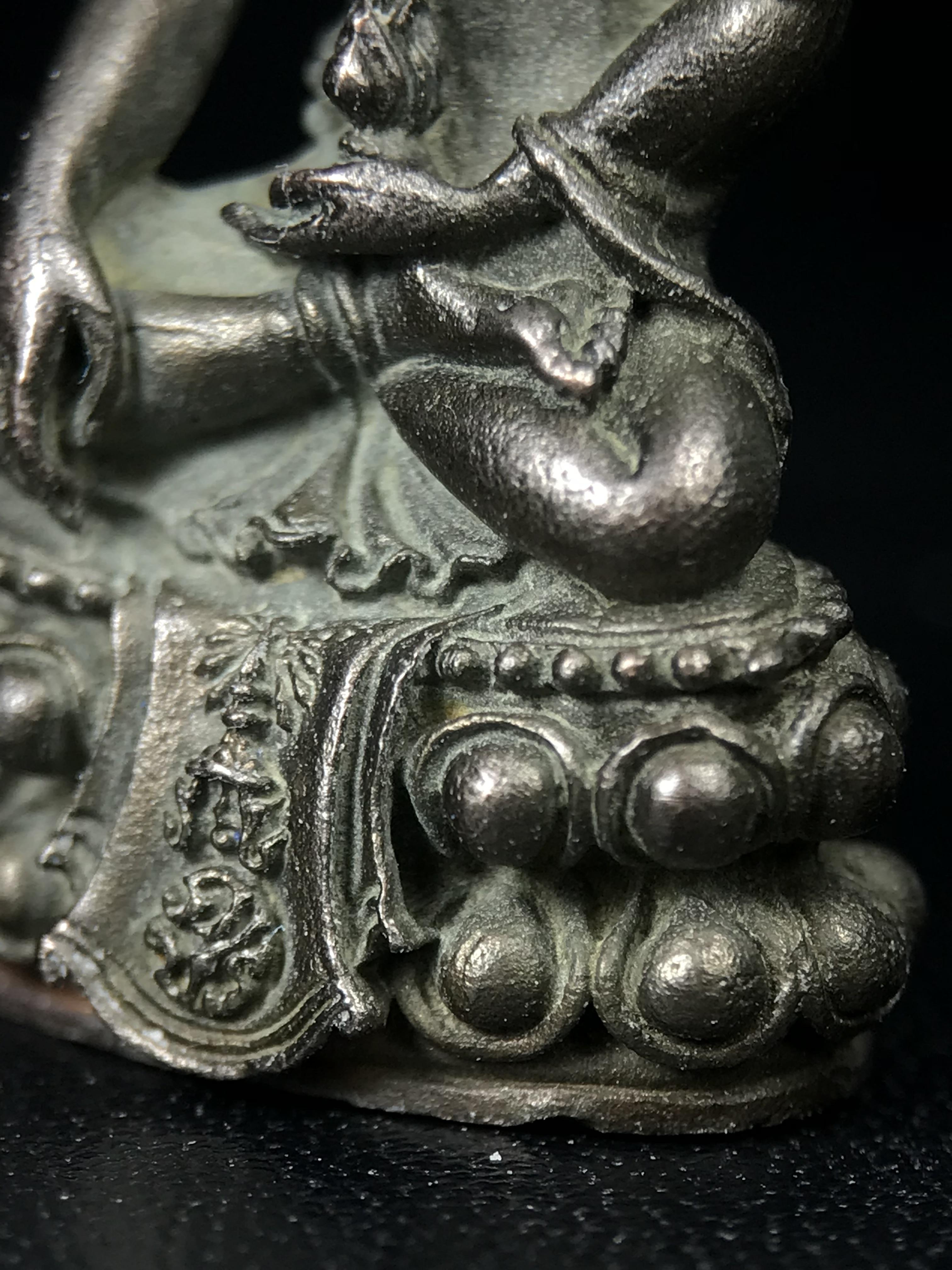 พระกริ่งศิรากาศ ภปร.(พระกริ่งคุ้มเกล้า)วัตถุมงคล"คุ้มเกล้าฯ" มูลนิธิ “คุ้มเกล้า” ในพระบรมราชูปถัมภ์ จัดสร้าง โรงพยาบาลภูมิพล เนื้อนวโลหะ(พิมพ์หน้าไทย)(ในหลวงรัชกาลที่9เสด็จเททอง)(พิธีใหญ่)(นิยม)