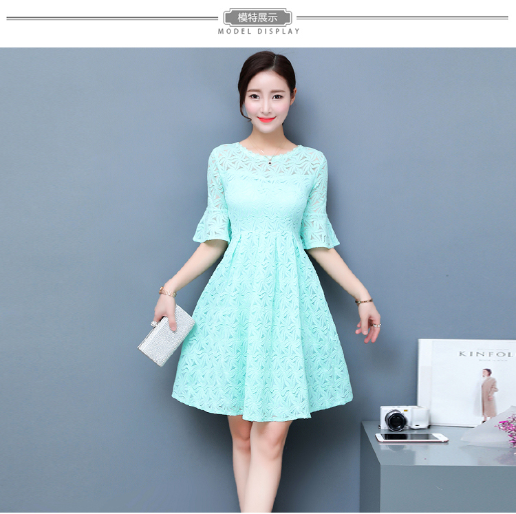 ชุดเดรสสั้นผ้าลูกไม้สีเขียวมิ้น แขนสามส่วน กระโปรงทรงเอ สวยหวาน