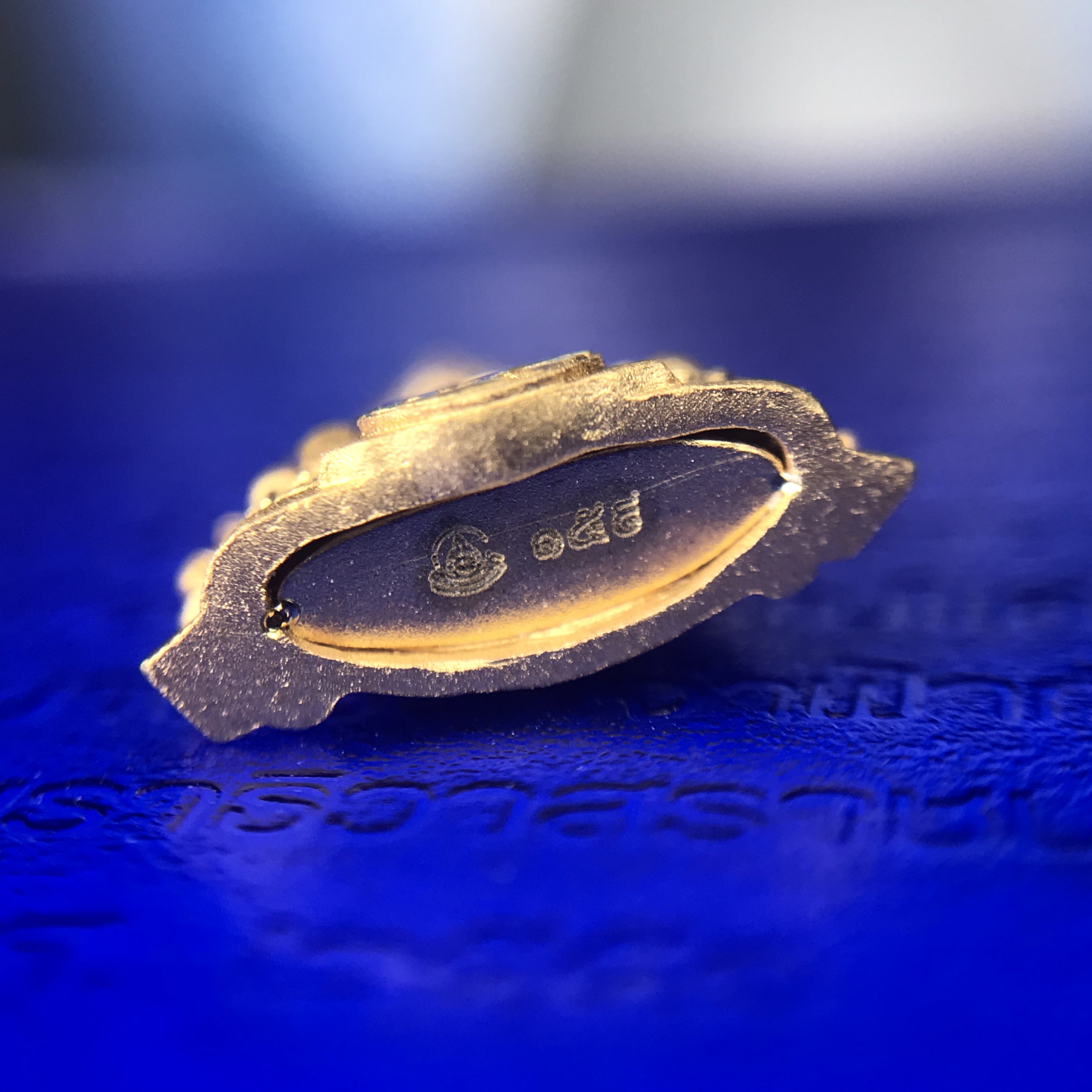 พระพุทธชินราช ภปร. โครงการ เพราะแผ่นดินนี้คือแผ่นดินเกิด ปี2551 เนื้อทองคำ 96.5%(น้ำหนัก 2.6 กรัม) ขนาดหน้าตัก1/4นิ้ว (สวยงามทรงคุณค่าหายาก)1 ใน 5000องค์